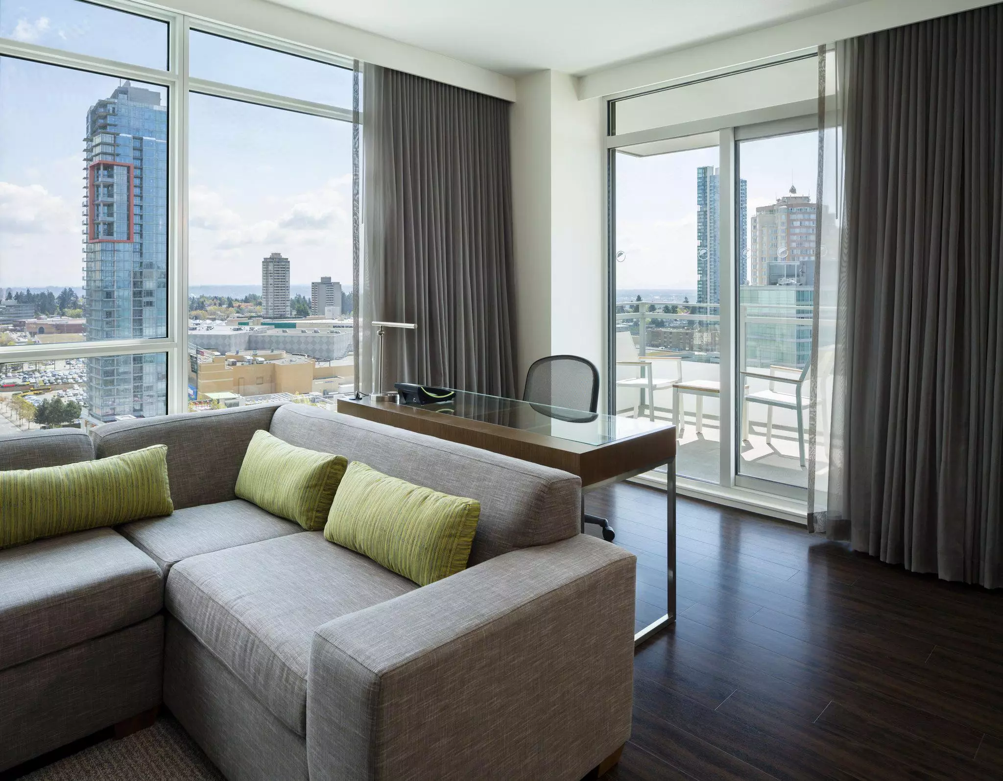 هتل Element Vancouver Metrotown Burnaby