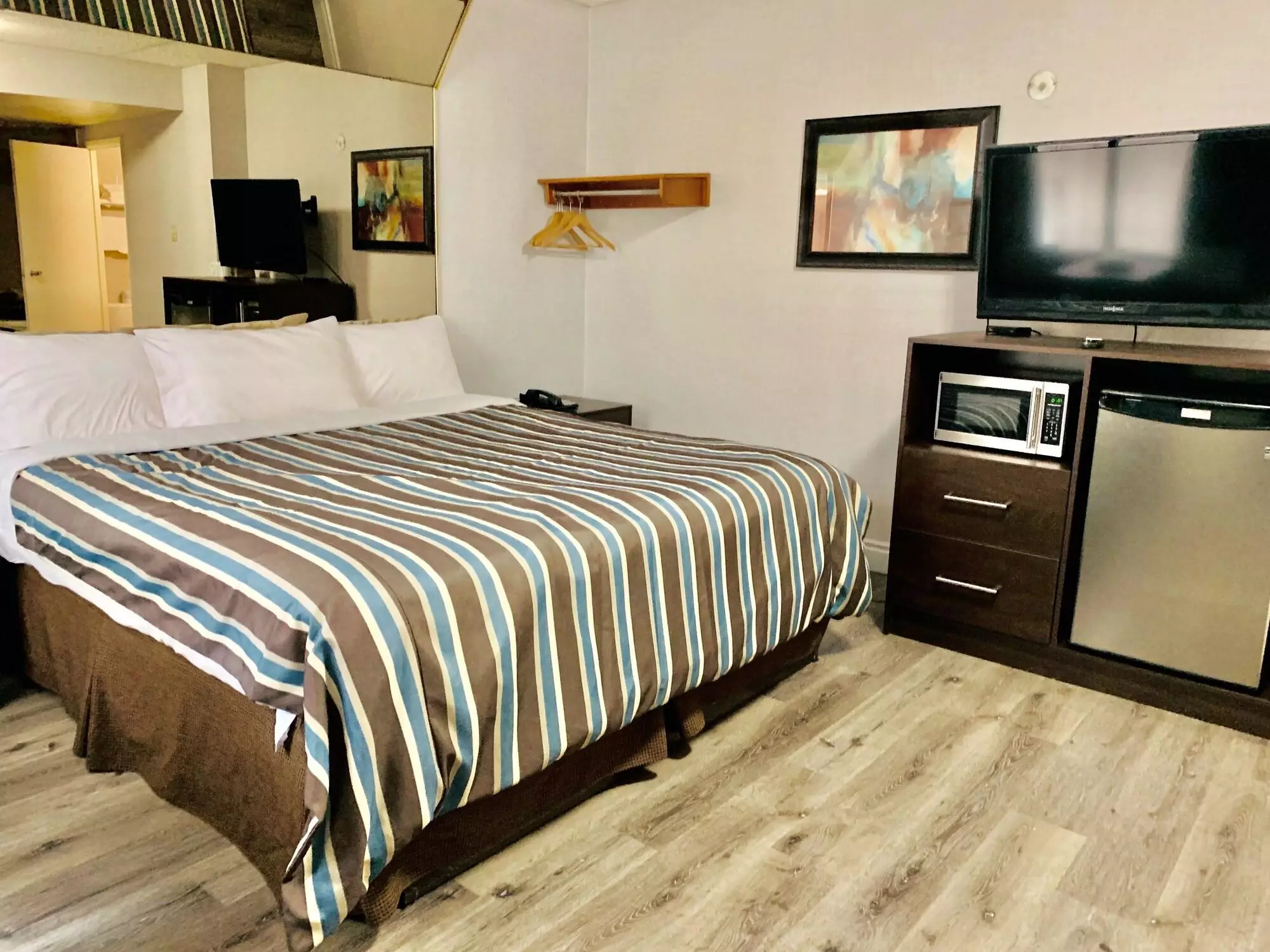 هتل Deluxe Inn تورنتو