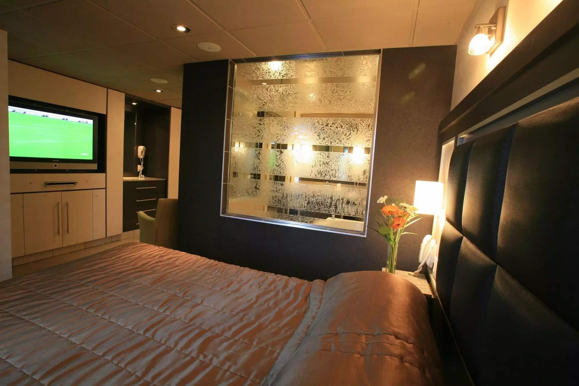 هتل Hotel Le Chablis مونترال