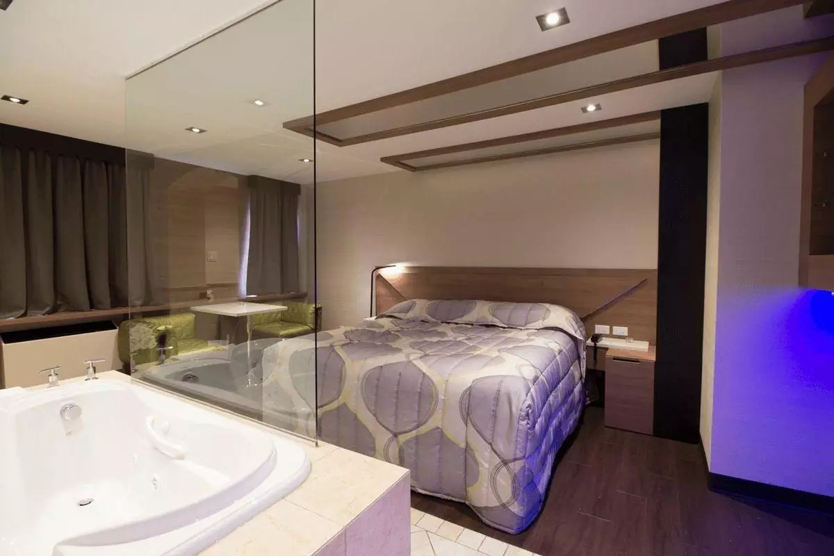 هتل Hotel Le Chablis مونترال