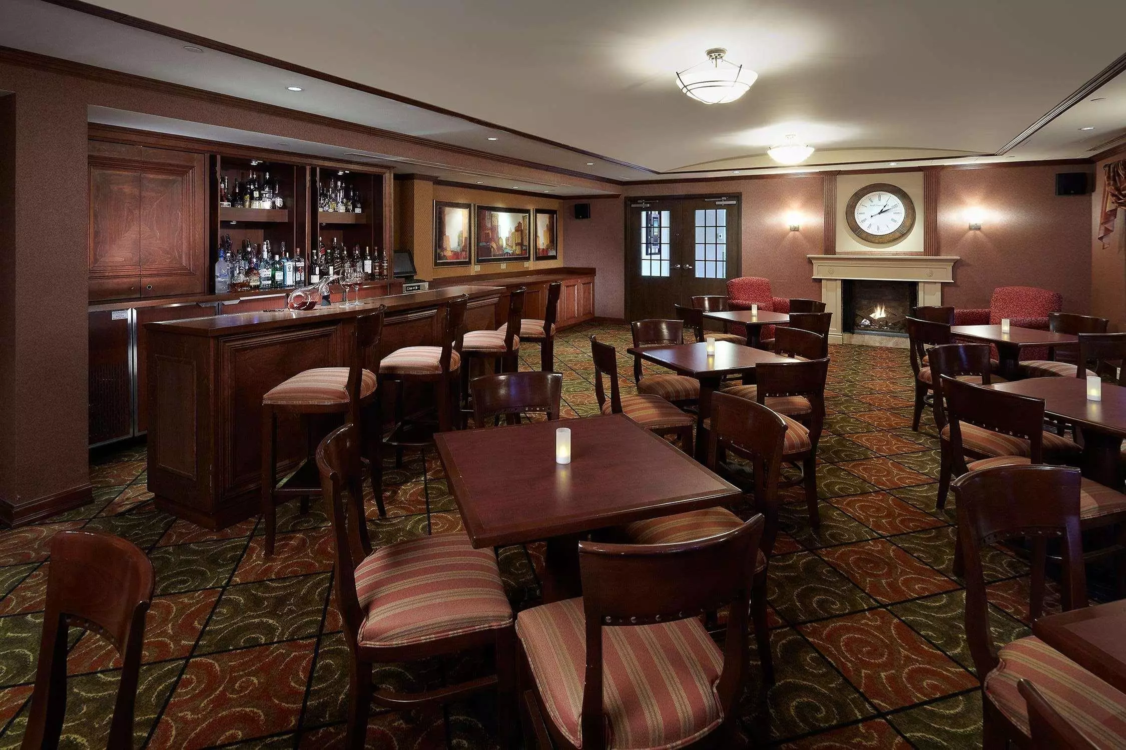 هتل Hampton Inn & Suites by Hilton Montreal-Dorval مونترال