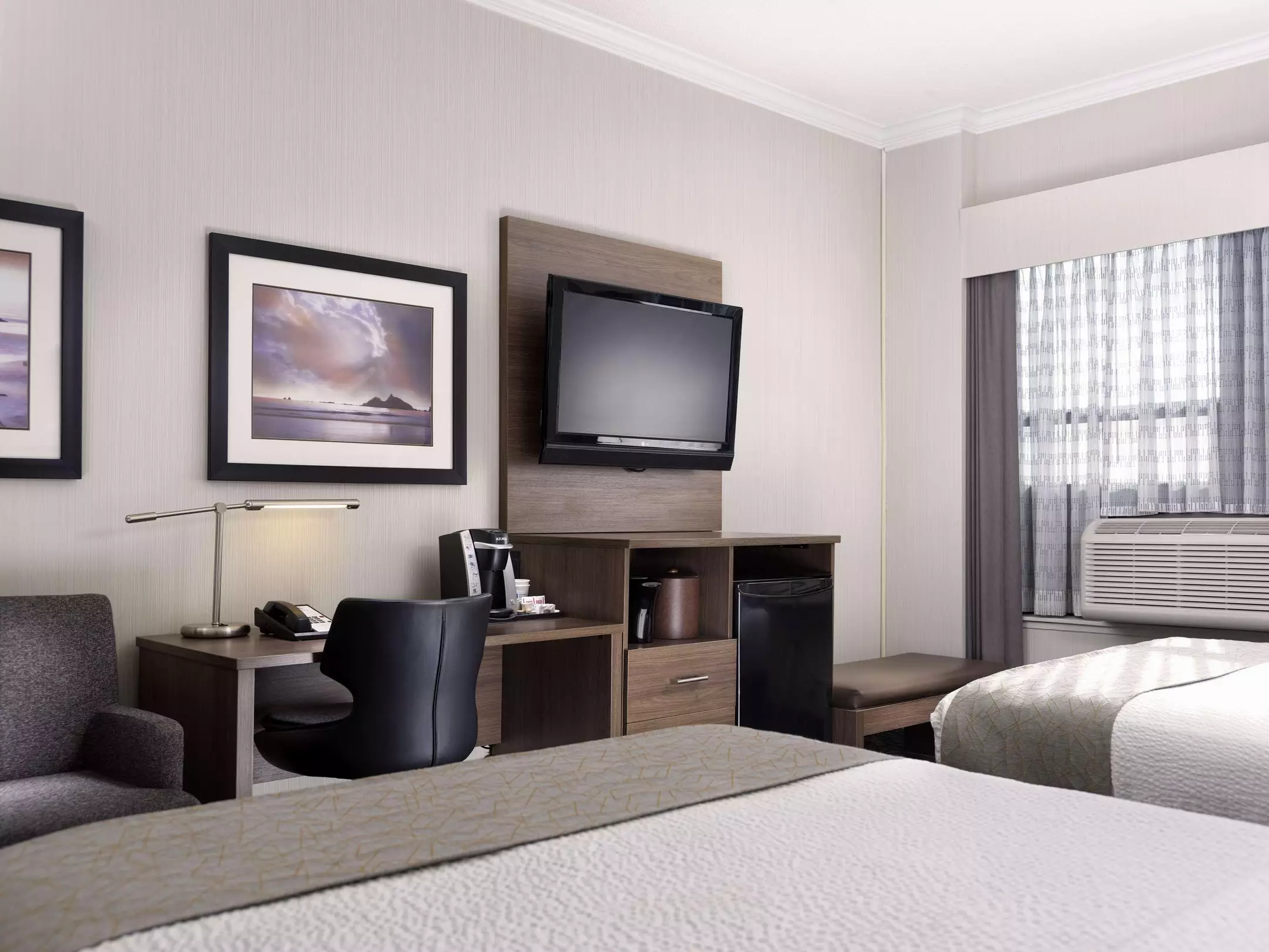 Alibaba https://cdn.alibaba.ir/ostorage/hotel-accommodation-images/6a10b7bcc86edf55f724c97a_Victoria-Best-Western-Plus-Carlton-Plaza-Hotel-0.webp