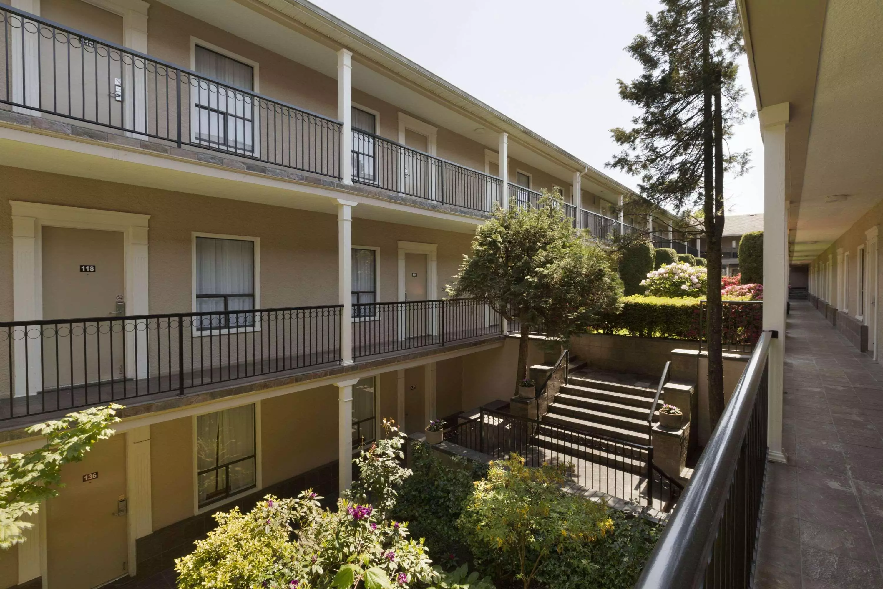 هتل Days Inn Vancouver Metro ونکوور