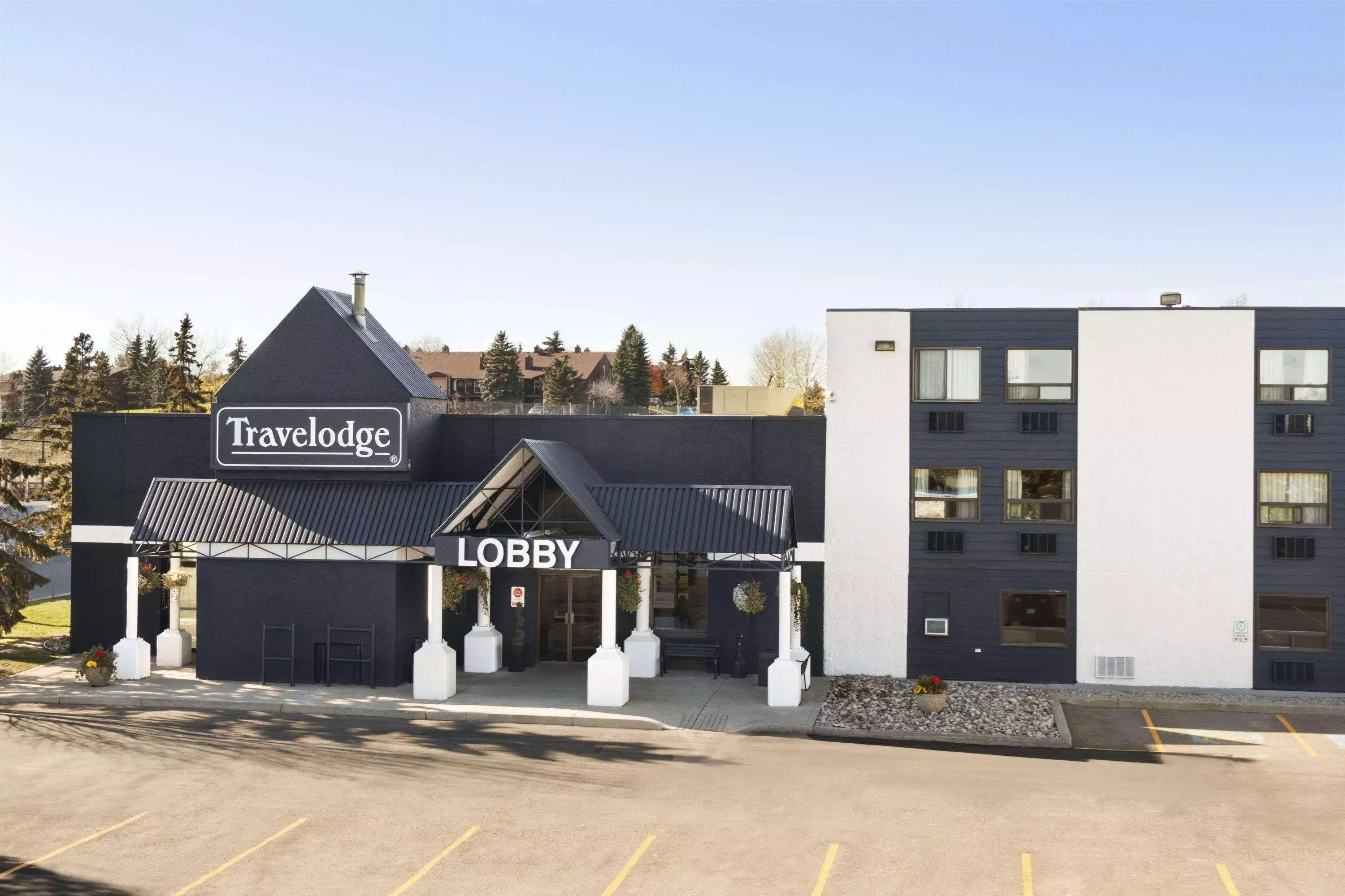 هتل Travelodge by Wyndham Edmonton South Edmonton