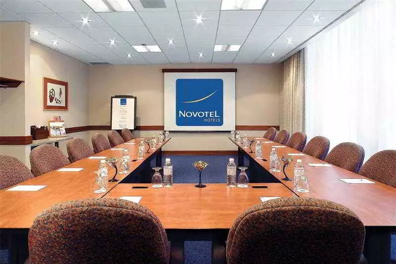 Alibaba https://cdn.alibaba.ir/ostorage/hotel-accommodation-images/6a10d110c86edf55f724db99_Toronto-Novotel-Toronto-North-York-1.webp