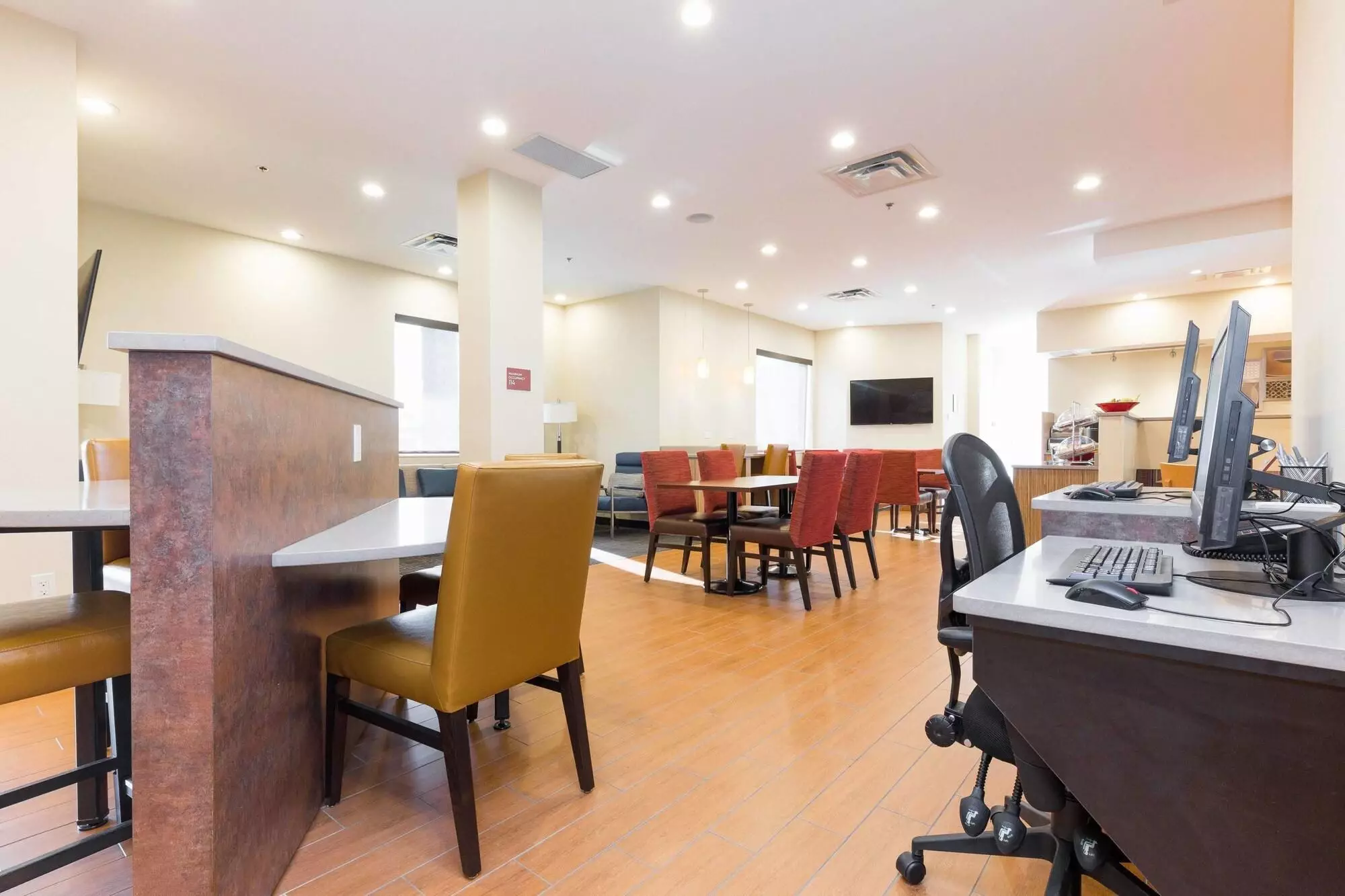 هتل TownePlace Suites Edmonton South Edmonton