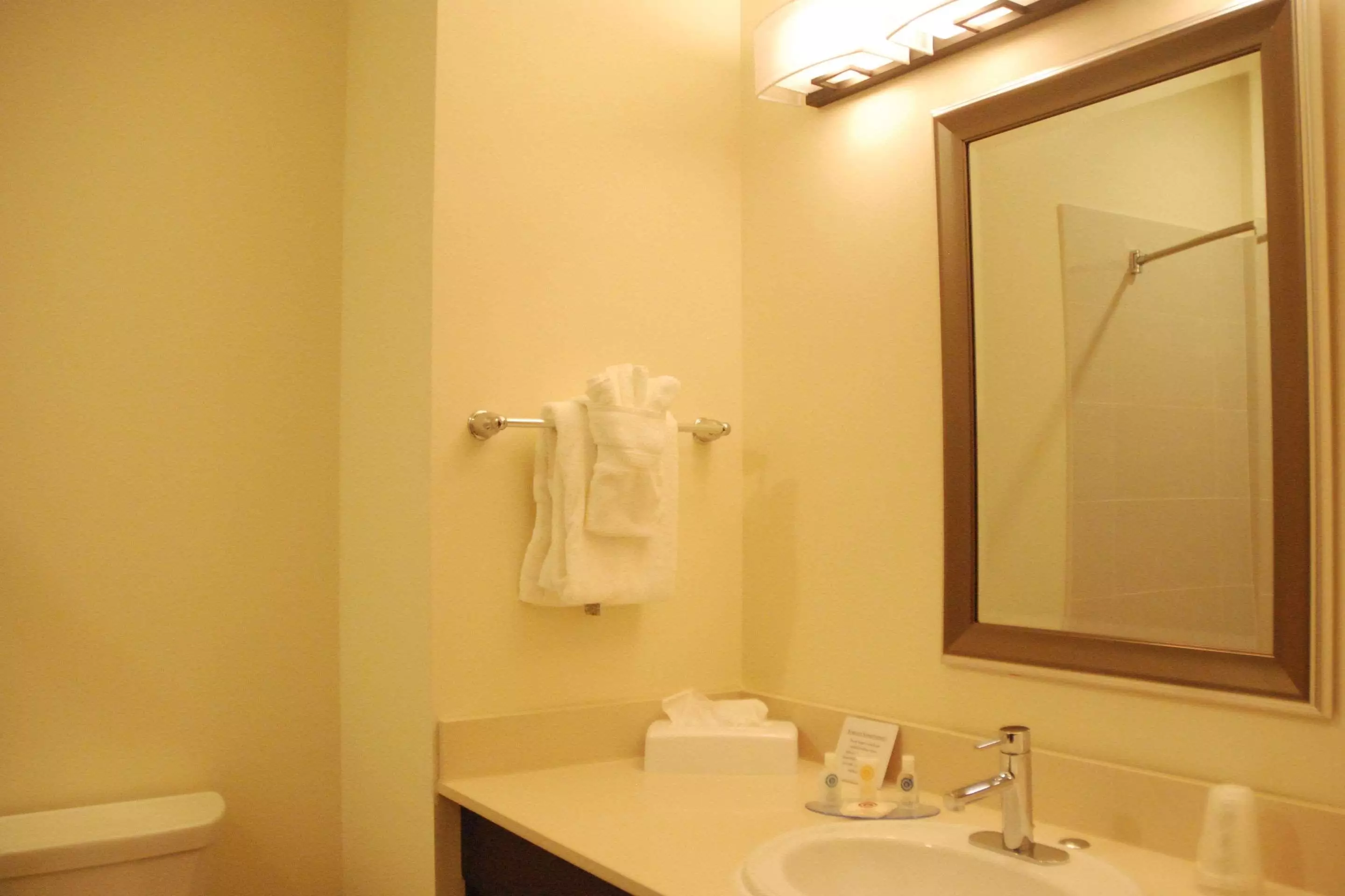 هتل Comfort Inn & Suites Terrace Terrace