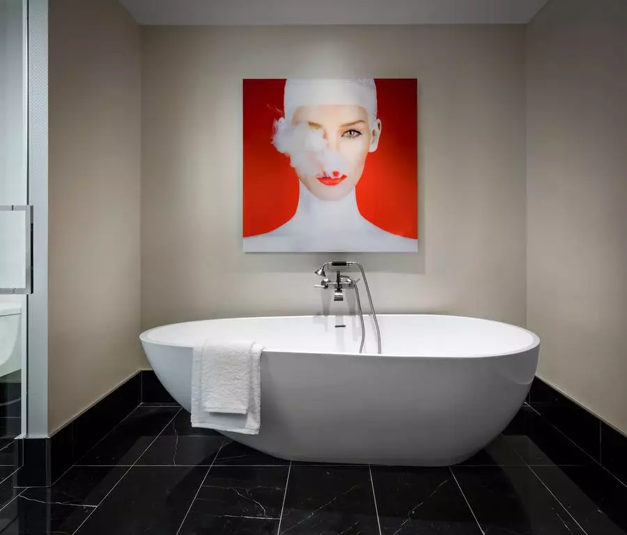 Alibaba https://cdn.alibaba.ir/ostorage/hotel-accommodation-images/6a10e605c86edf55f724eafa_Toronto-Bisha-Hotel-Toronto-1.webp