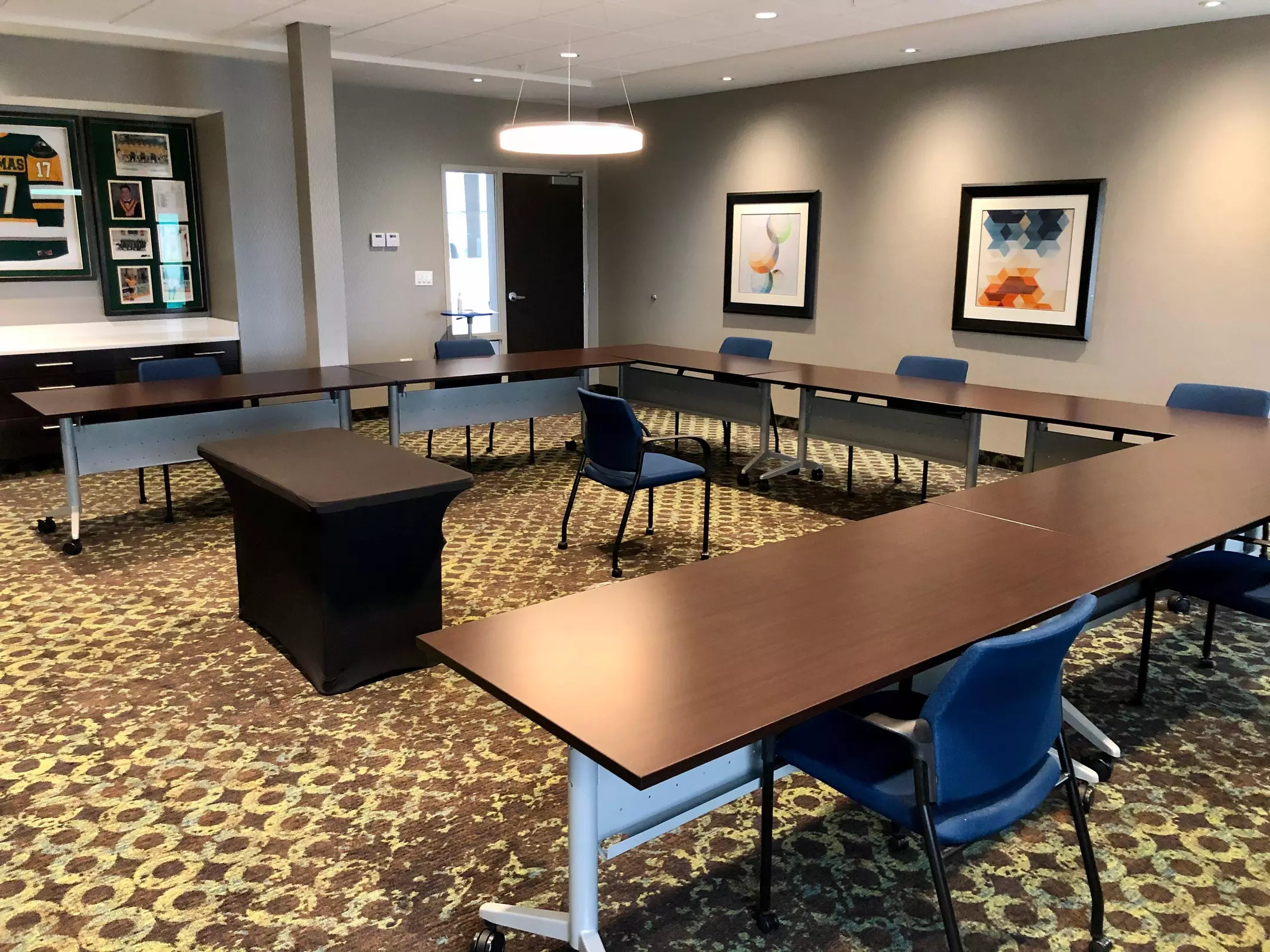 هتل Staybridge Suites Saskatoon - University Saskatoon
