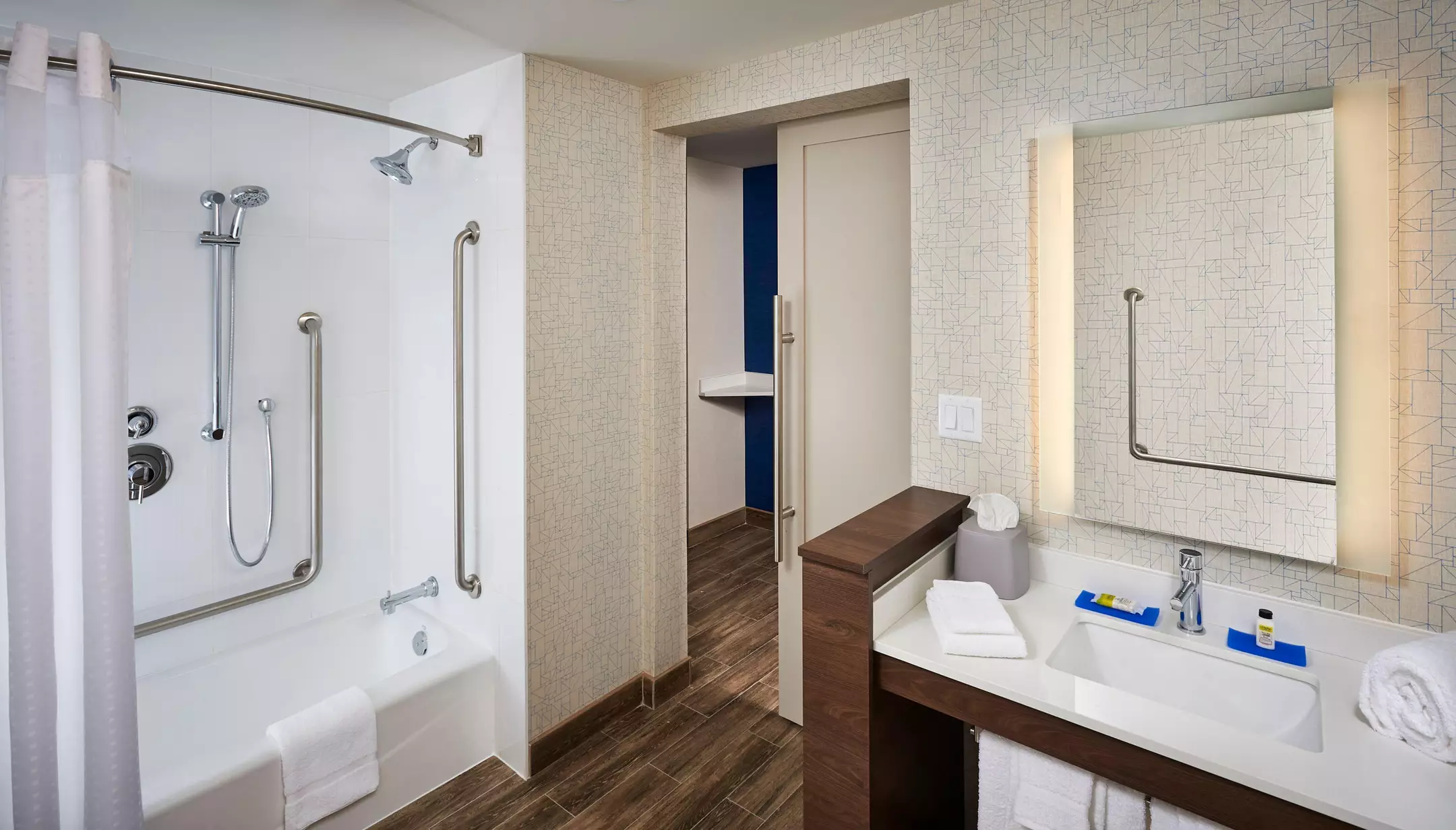 هتل Holiday Inn Express & Suites Niagara On The Lake Niagara on the Lake