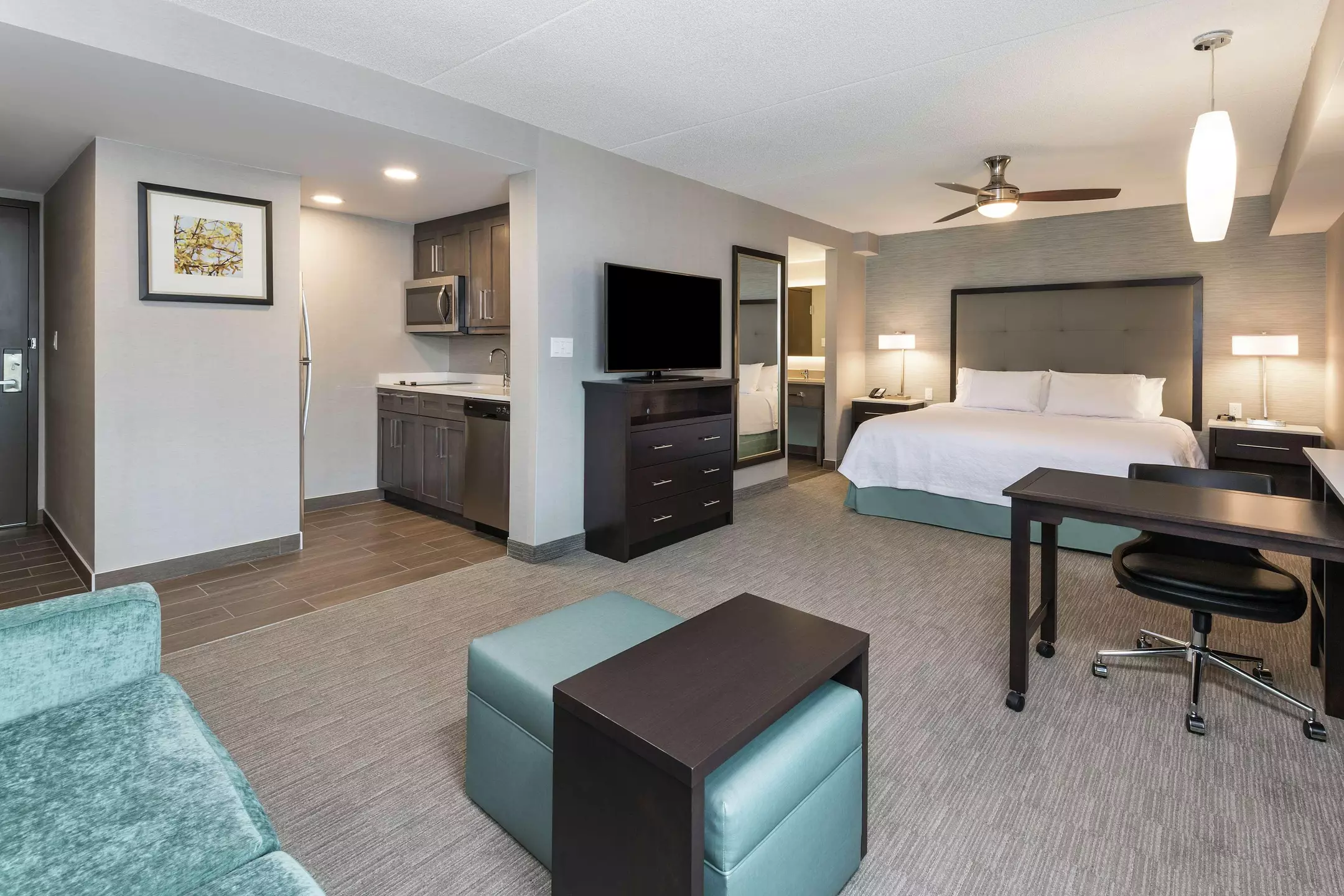 هتل Homewood Suites by Hilton Ottawa Airport اوتاوا