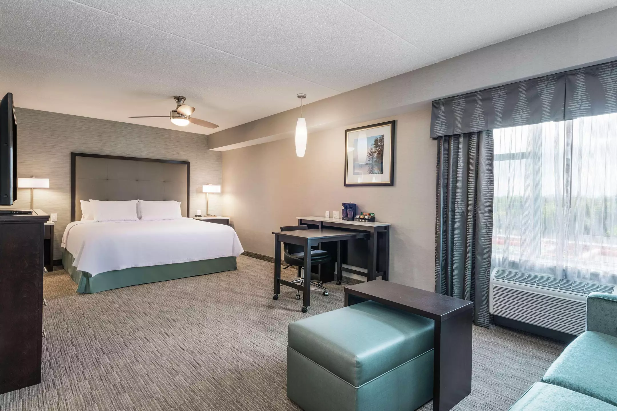 هتل Homewood Suites by Hilton Ottawa Airport اوتاوا