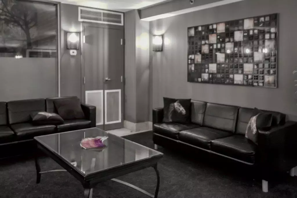 هتل Hotel Faubourg Montreal مونترال