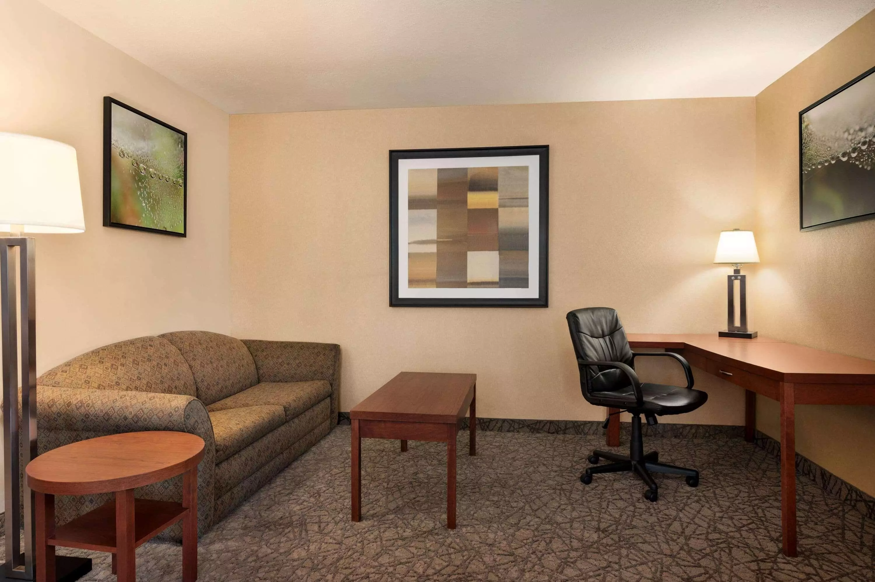 هتل Days Inn by Wyndham Guelph Guelph