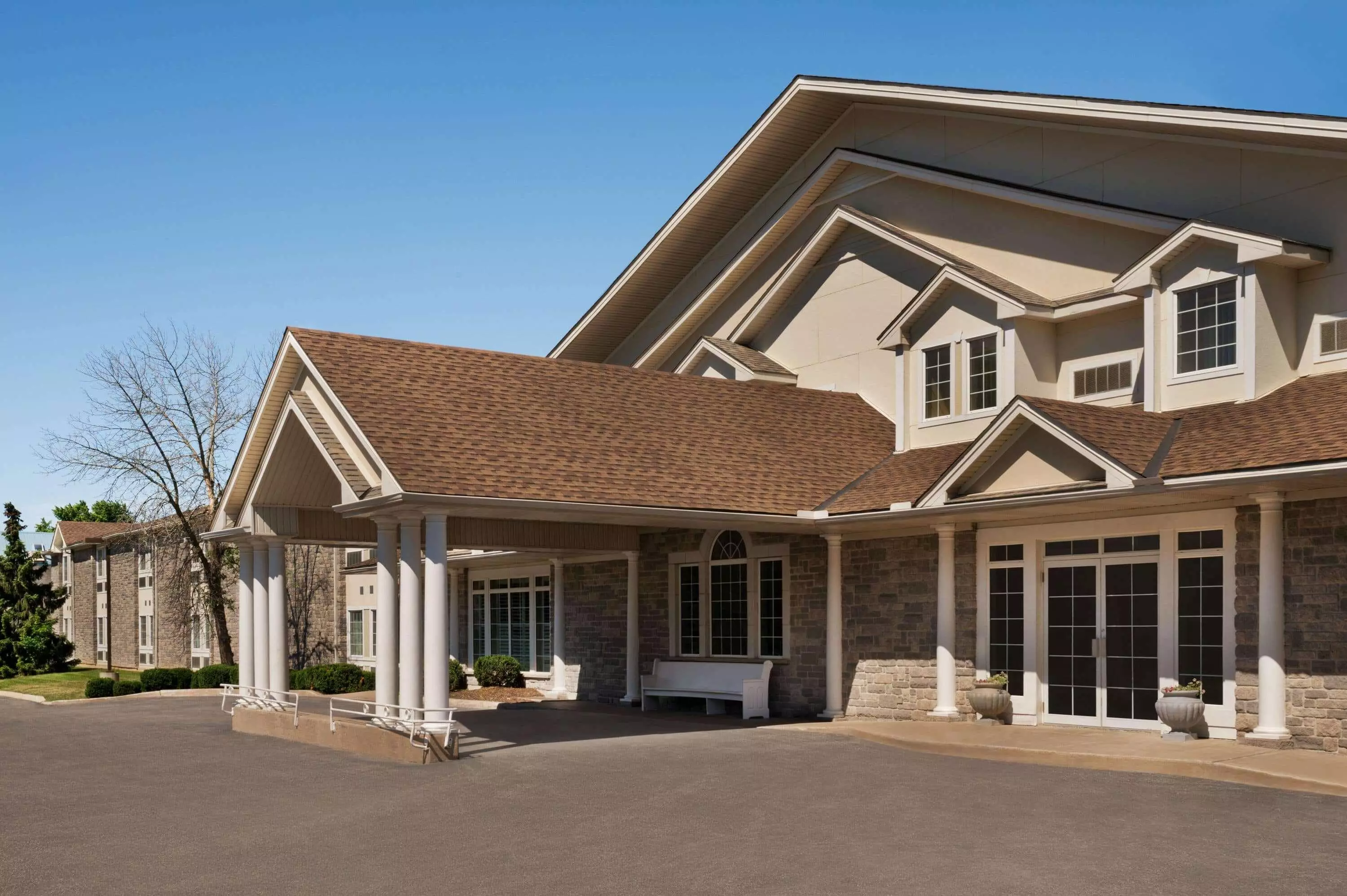 هتل Days Inn by Wyndham Guelph Guelph