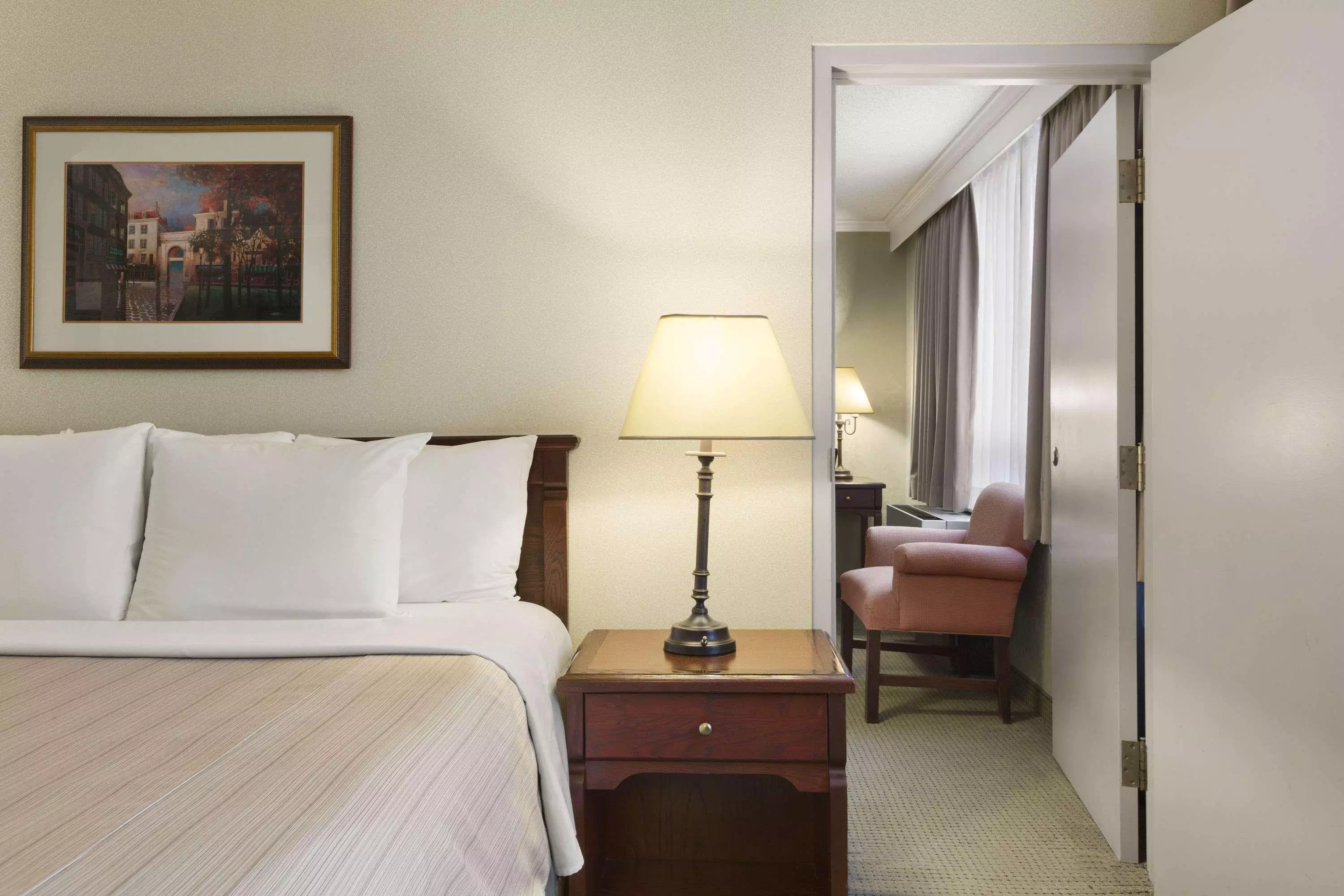 هتل Days Inn by Wyndham Ottawa West اوتاوا
