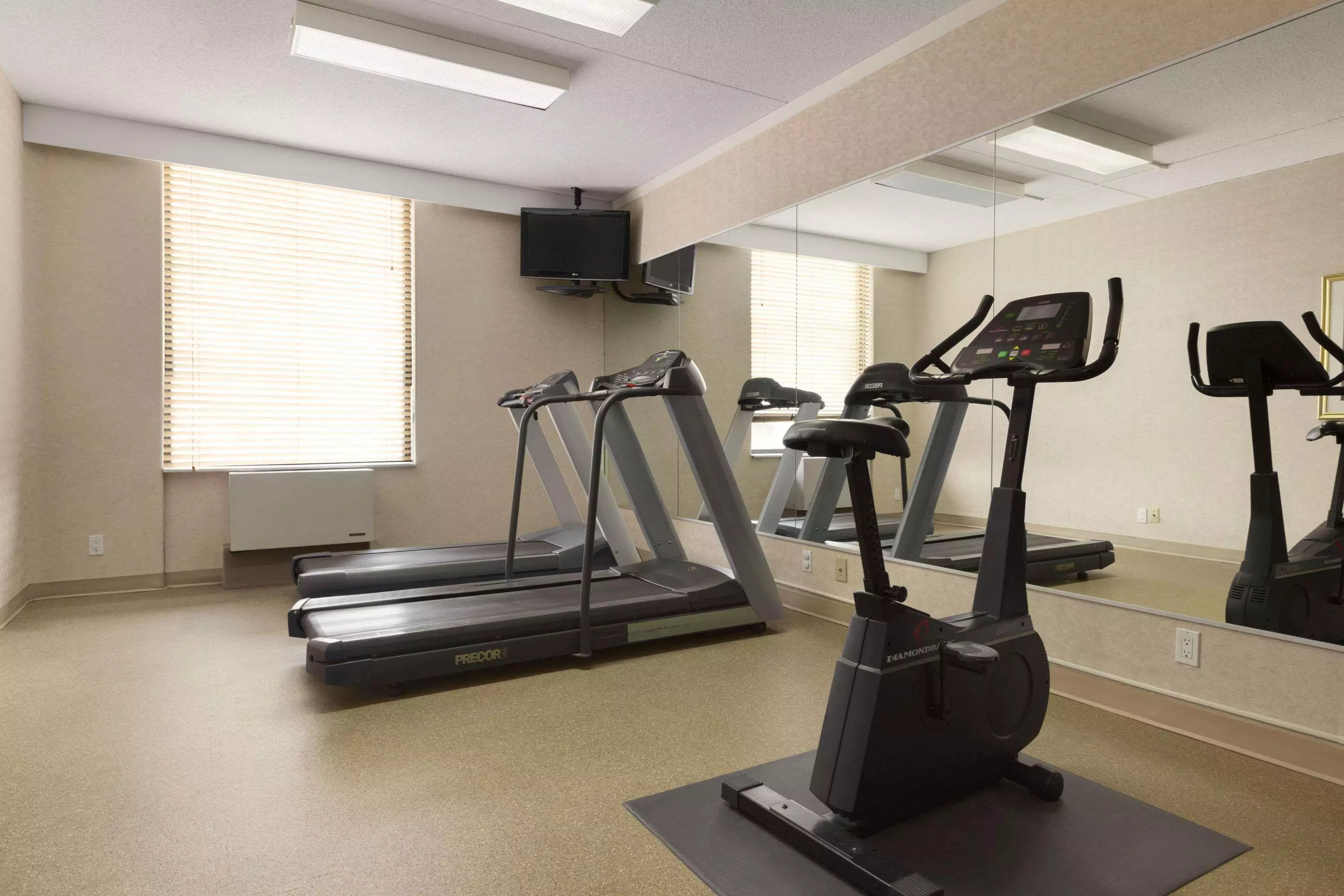 هتل Days Inn by Wyndham Ottawa West اوتاوا