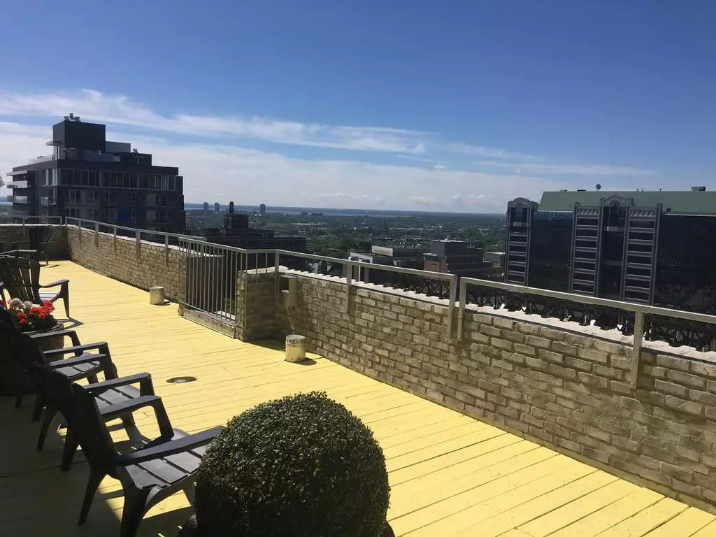 هتل La Tour Belvédère Hotel Apartments مونترال