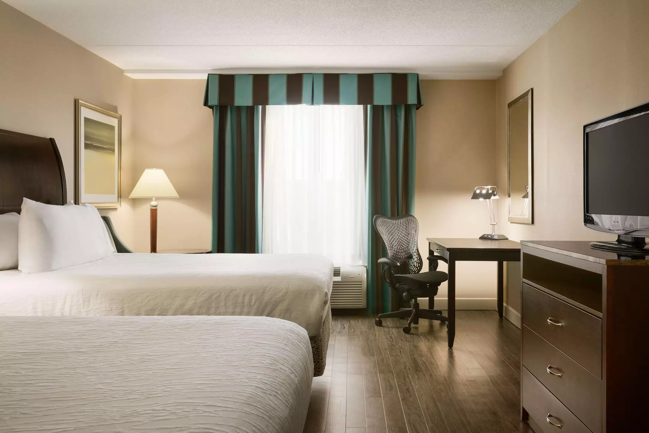 هتل Hilton Garden Inn Toronto Vaughan تورنتو