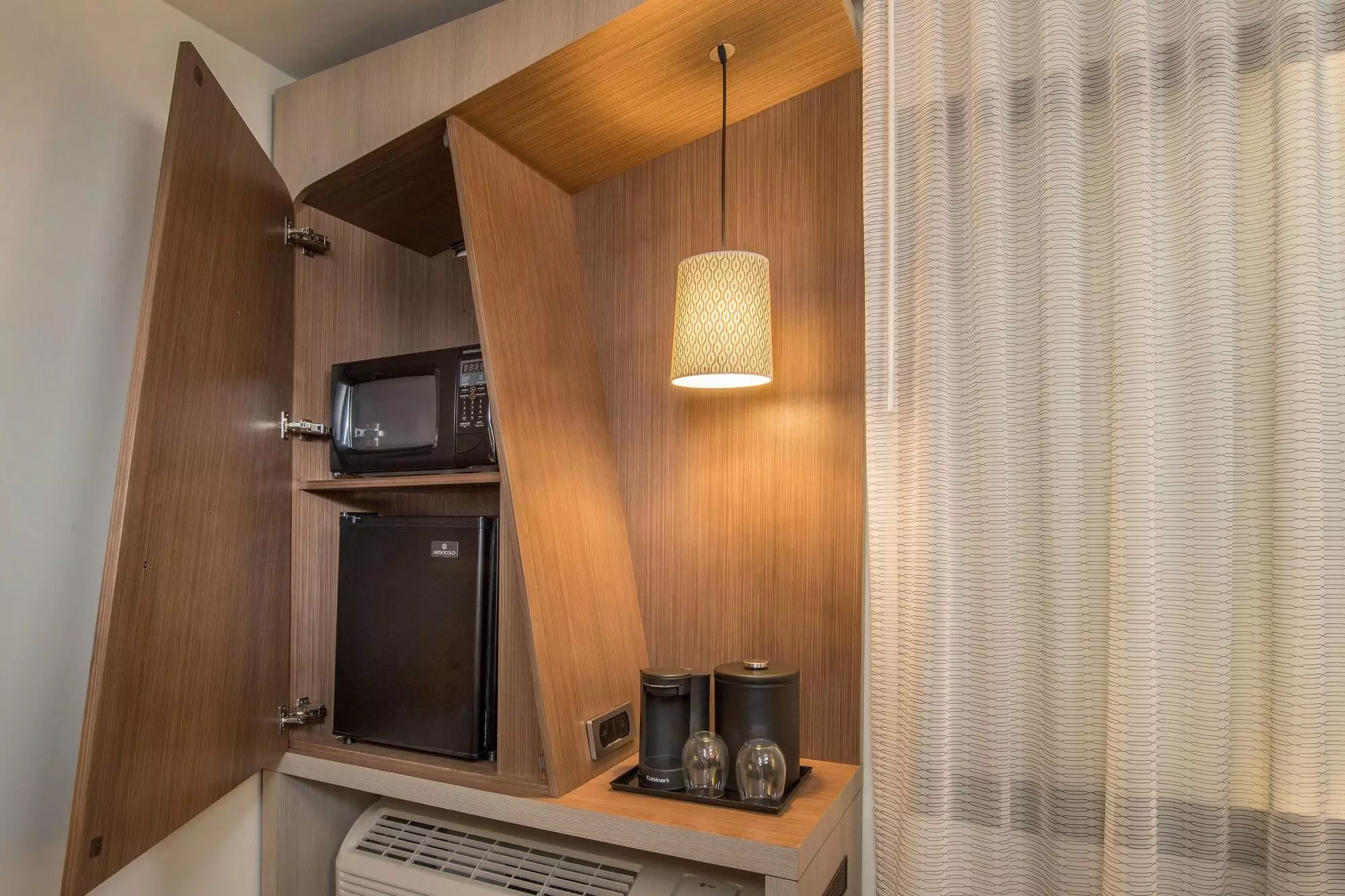 هتل Courtyard Prince George Prince George