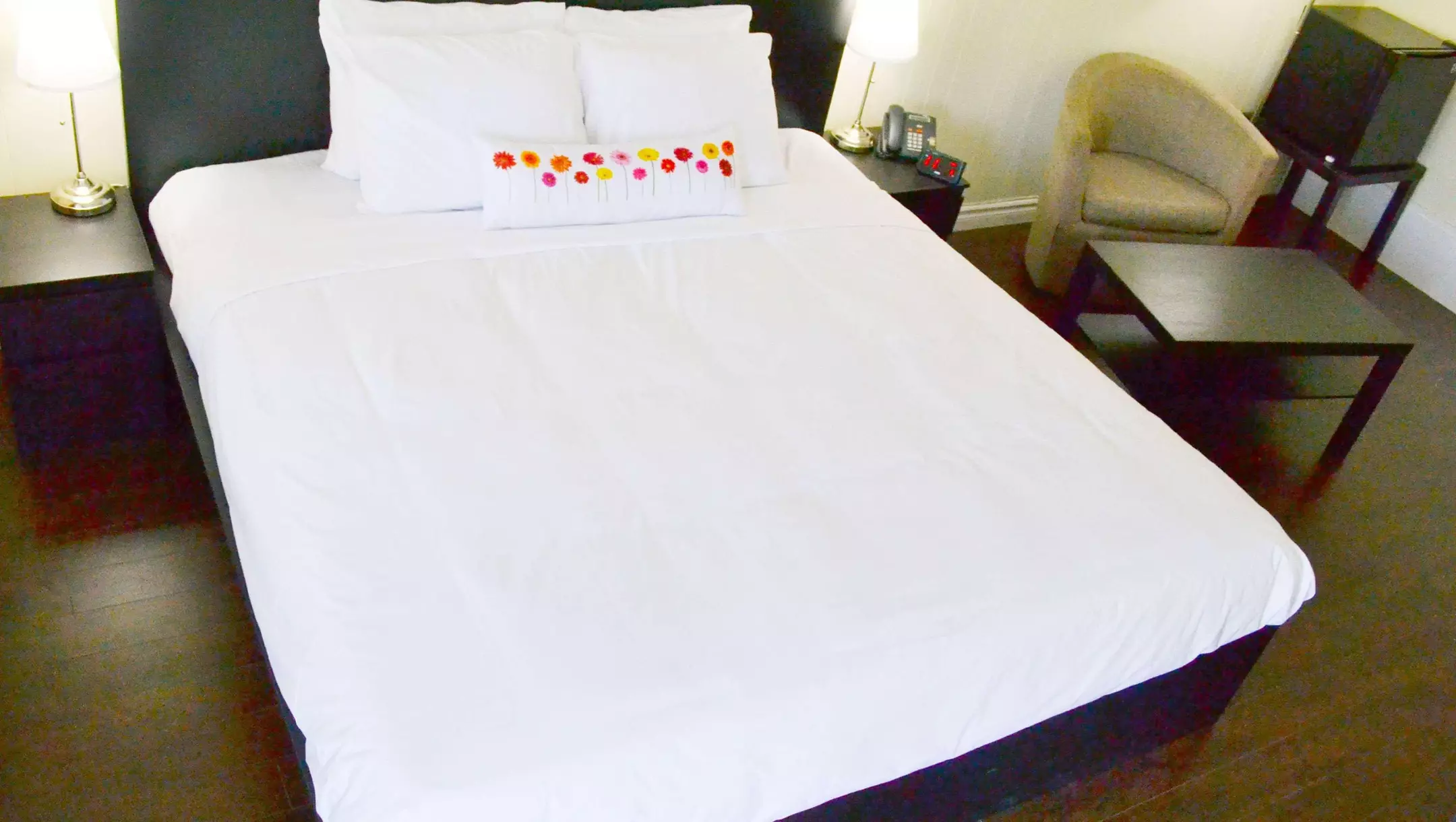 هتل Magnuson Hotel Vow Listowel