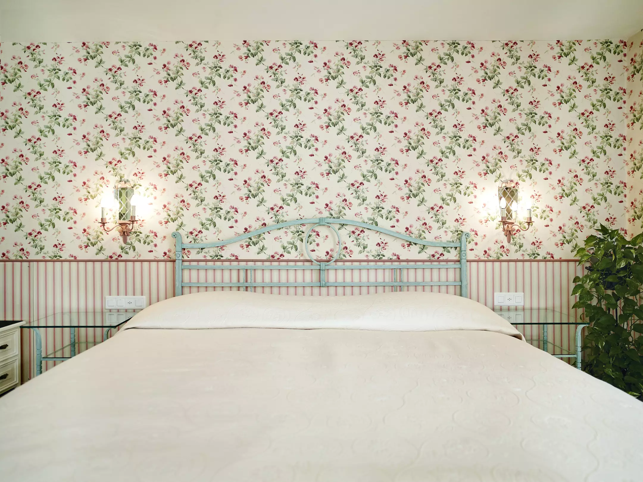 Alibaba https://cdn.alibaba.ir/ostorage/hotel-accommodation-images/6a117110c86edf55f7255143_Lucerne-Hotel-Wilden-Mann-1.webp