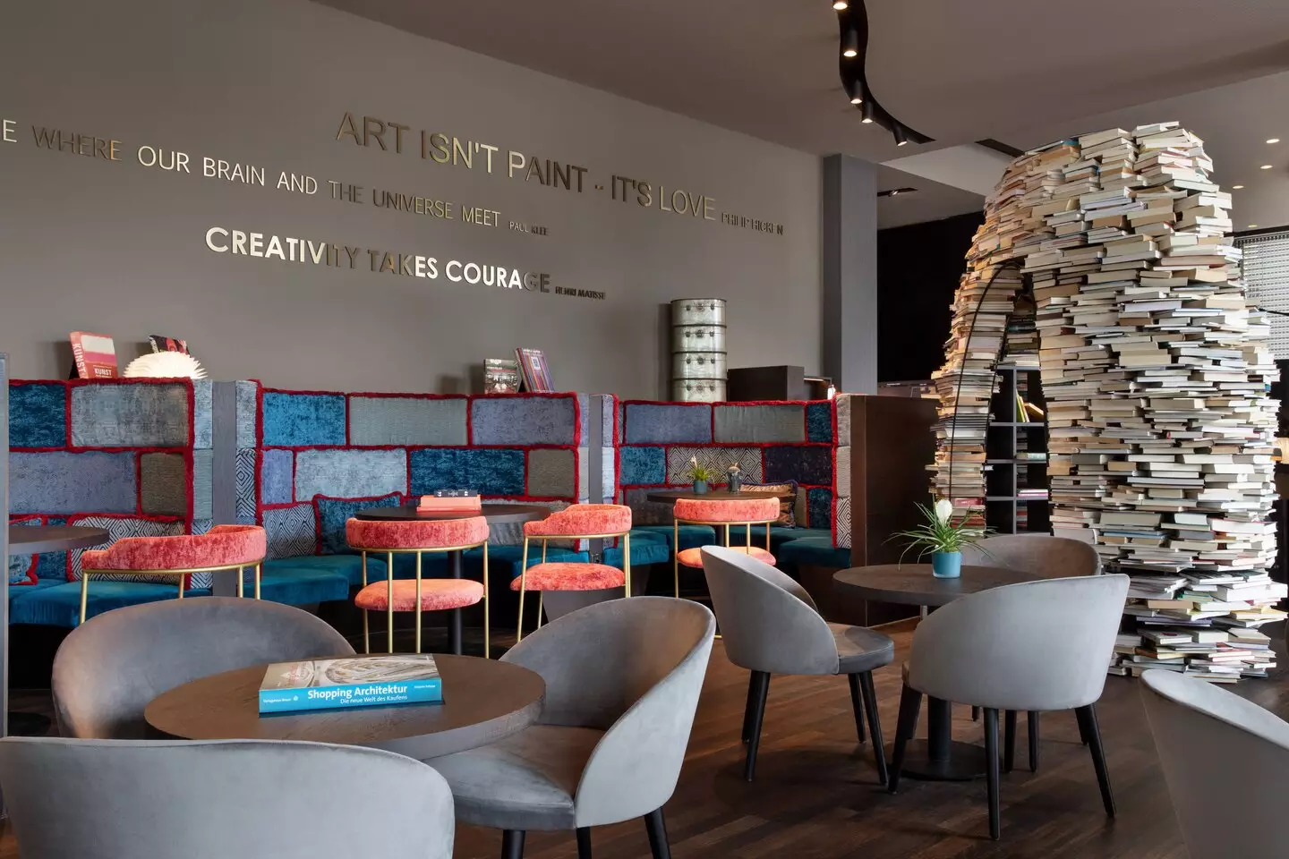 Alibaba https://cdn.alibaba.ir/ostorage/hotel-accommodation-images/6a1171c5c86edf55f72551c2_Zurich-Renaissance-Z-rich-Tower-1.webp