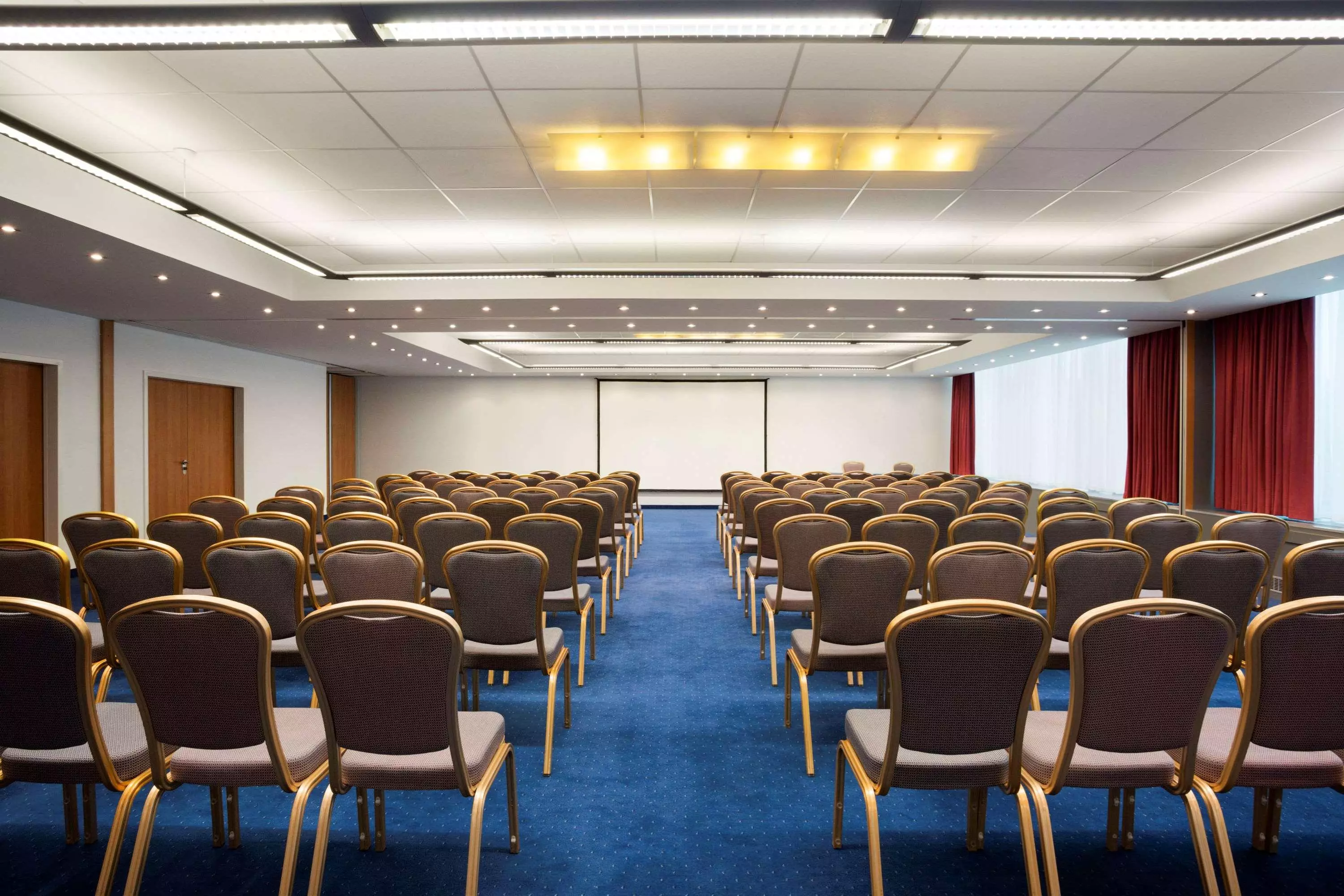 هتل Ramada Encore by Wyndham Geneva Carouge