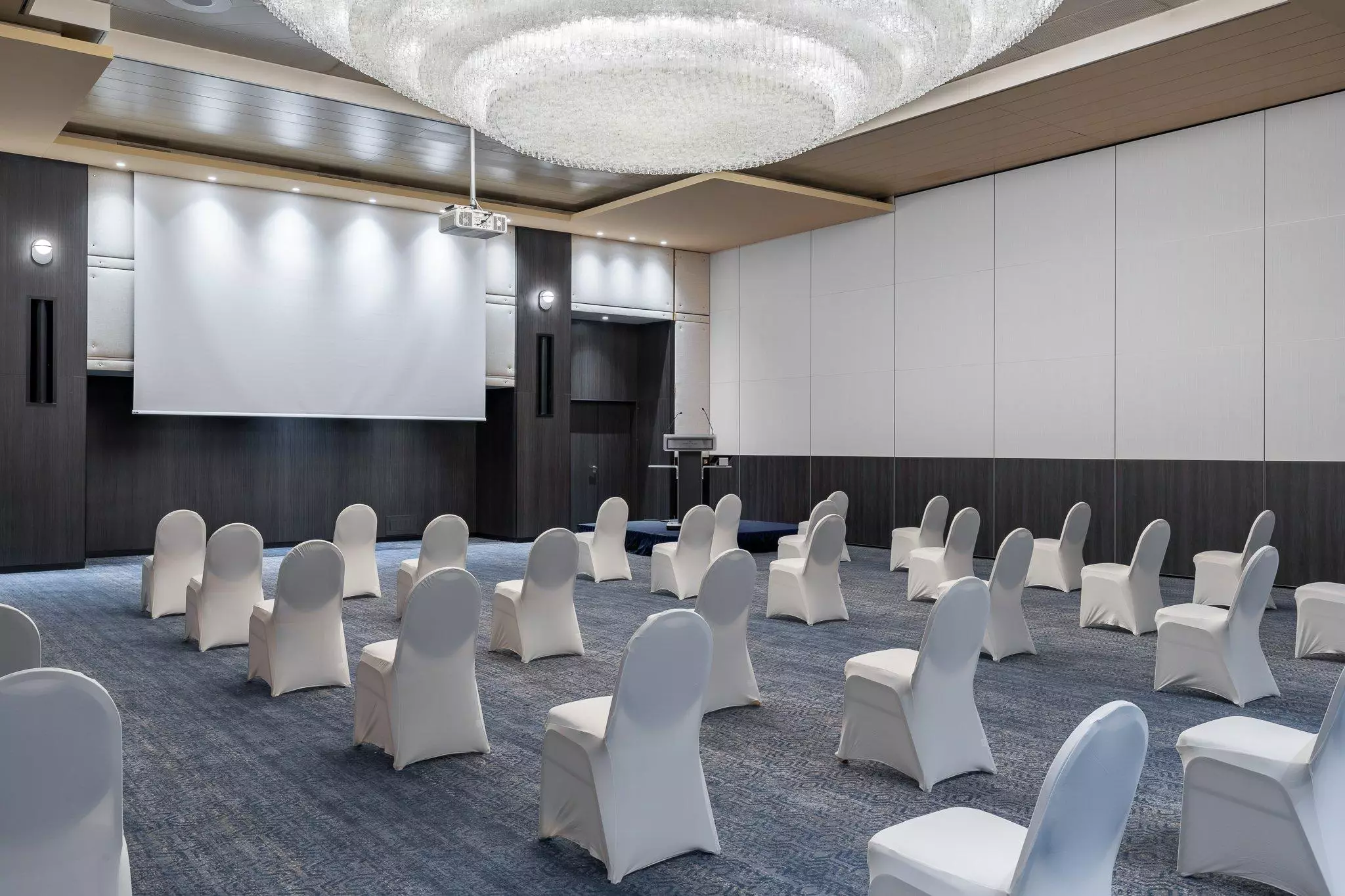 هتل Crowne Plaza Geneva Cointrin