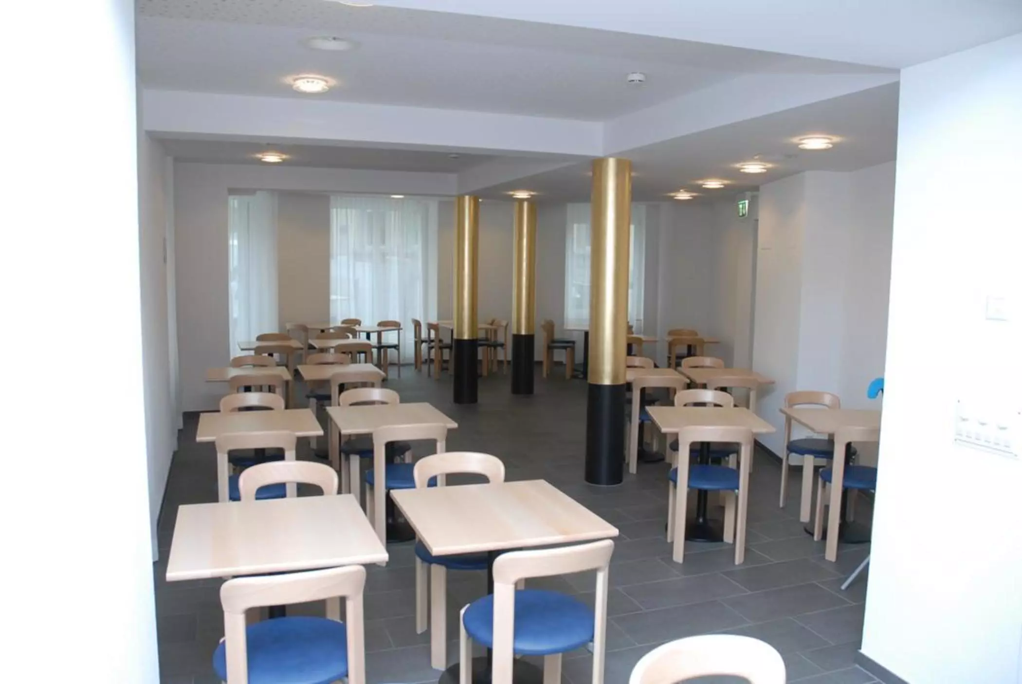 Alibaba https://cdn.alibaba.ir/ostorage/hotel-accommodation-images/6a119100c86edf55f72568ae_Zurich-Hotel-Bristol-Zurich-1.webp