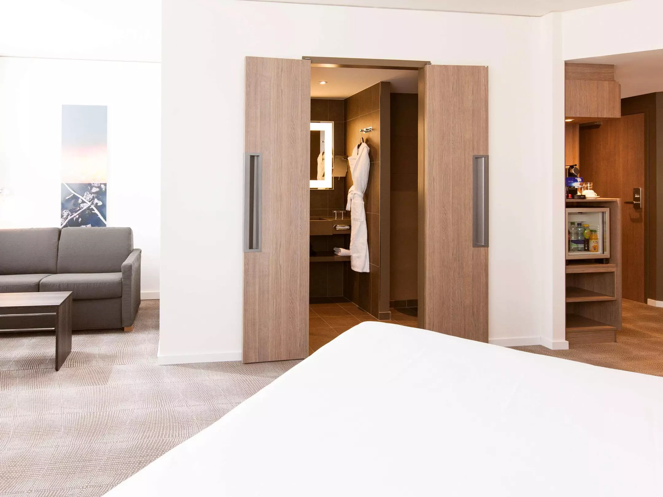 Alibaba https://cdn.alibaba.ir/ostorage/hotel-accommodation-images/6a11a2b661ec039ef762dbfb_Basel-Novotel-Basel-City-1.webp