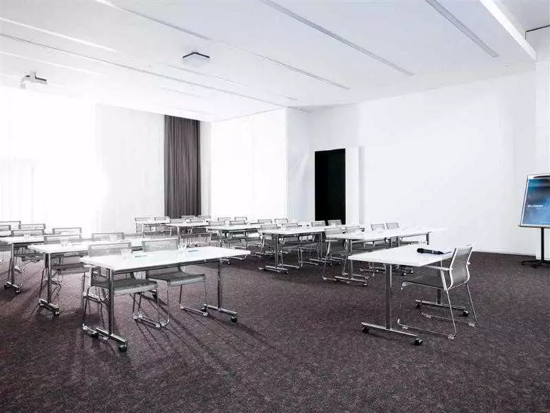 هتل Novotel Basel City باسل