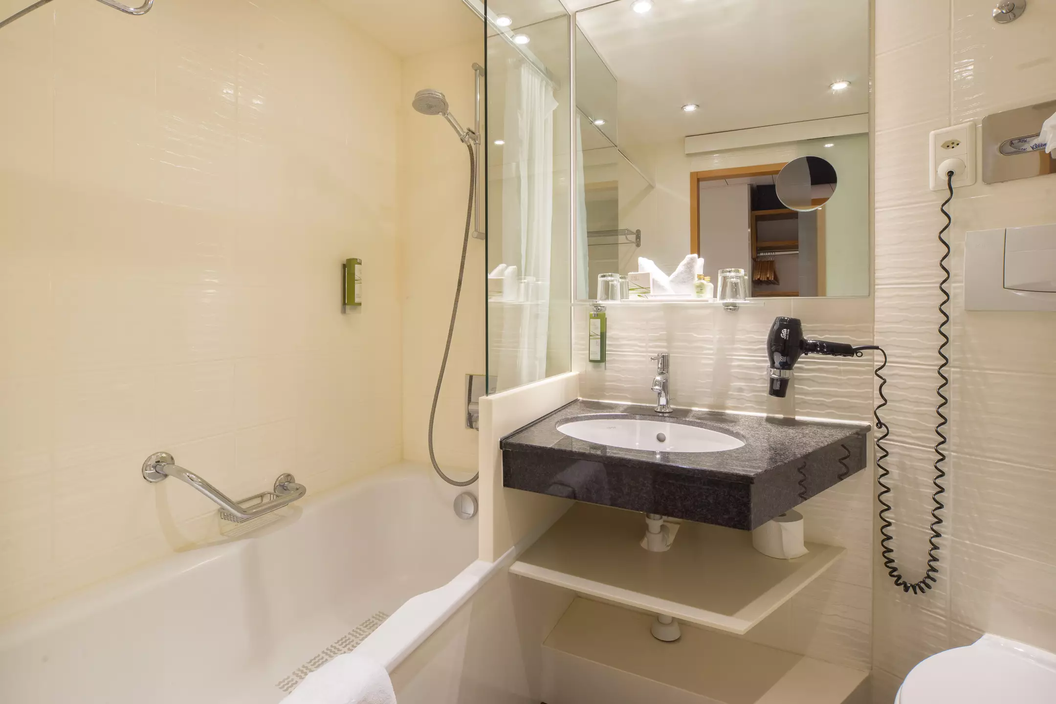 Alibaba https://cdn.alibaba.ir/ostorage/hotel-accommodation-images/6a11b13261ec039ef762e643_Zurich-Adler-1.webp