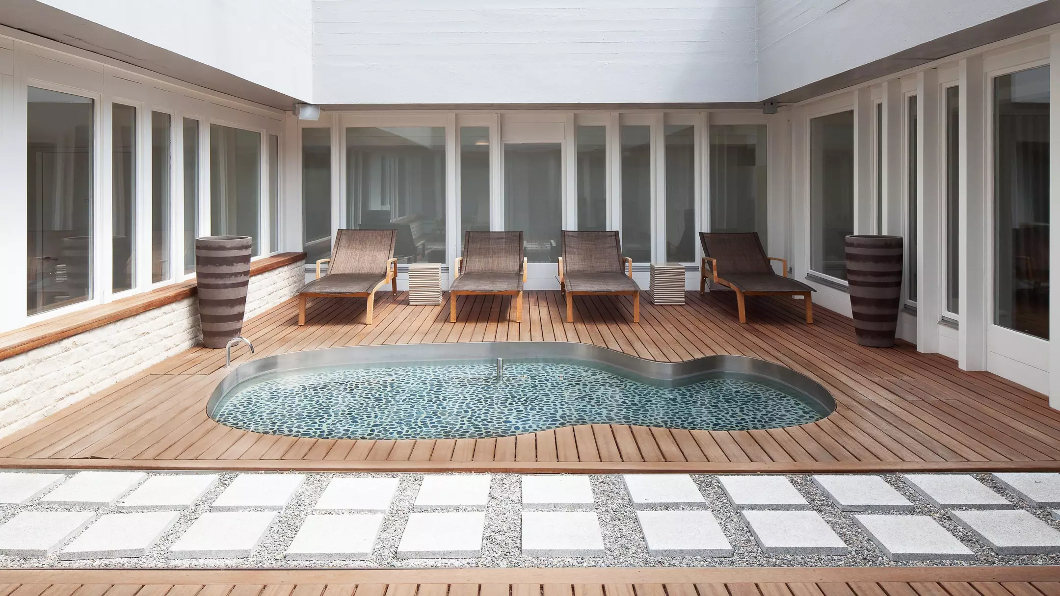 Alibaba https://cdn.alibaba.ir/ostorage/hotel-accommodation-images/6a11b94561ec039ef762ec87_Zurich-Crowne-Plaza-Zurich-1.webp