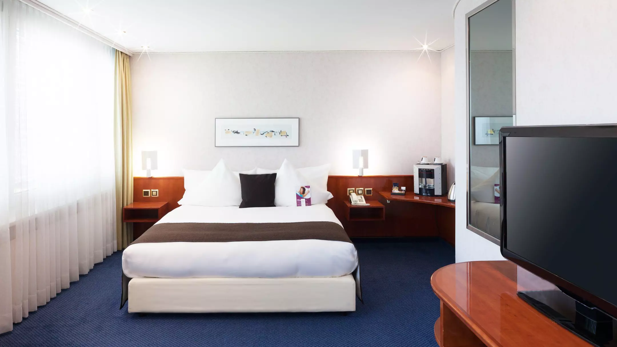 هتل Crowne Plaza Zurich زوریخ