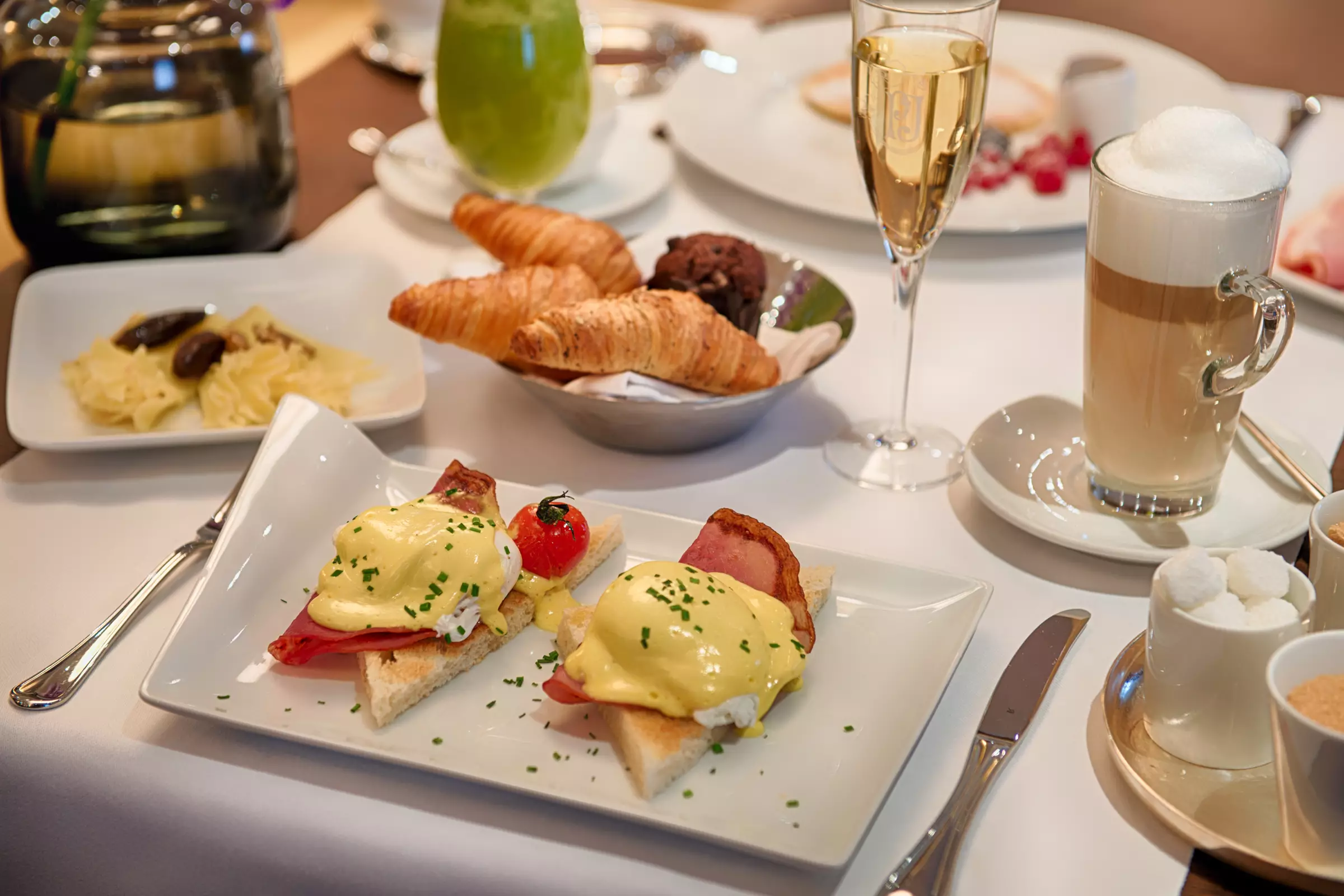 هتل ALDEN Suite Hotel Splügenschloss Zurich زوریخ