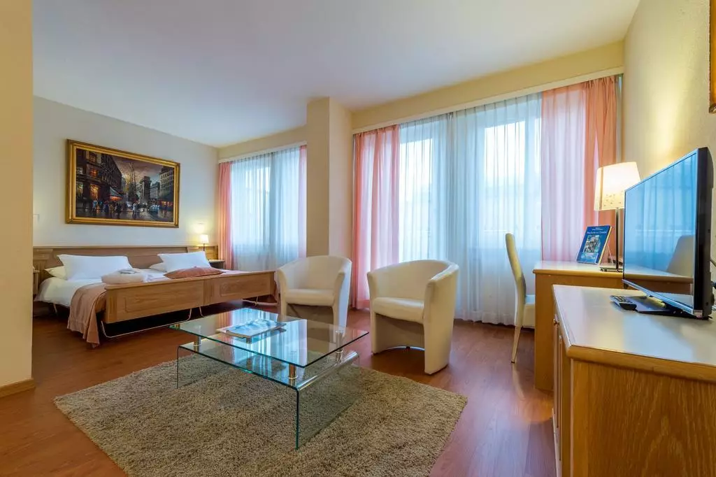 هتل Hotel Century Genève ژنو