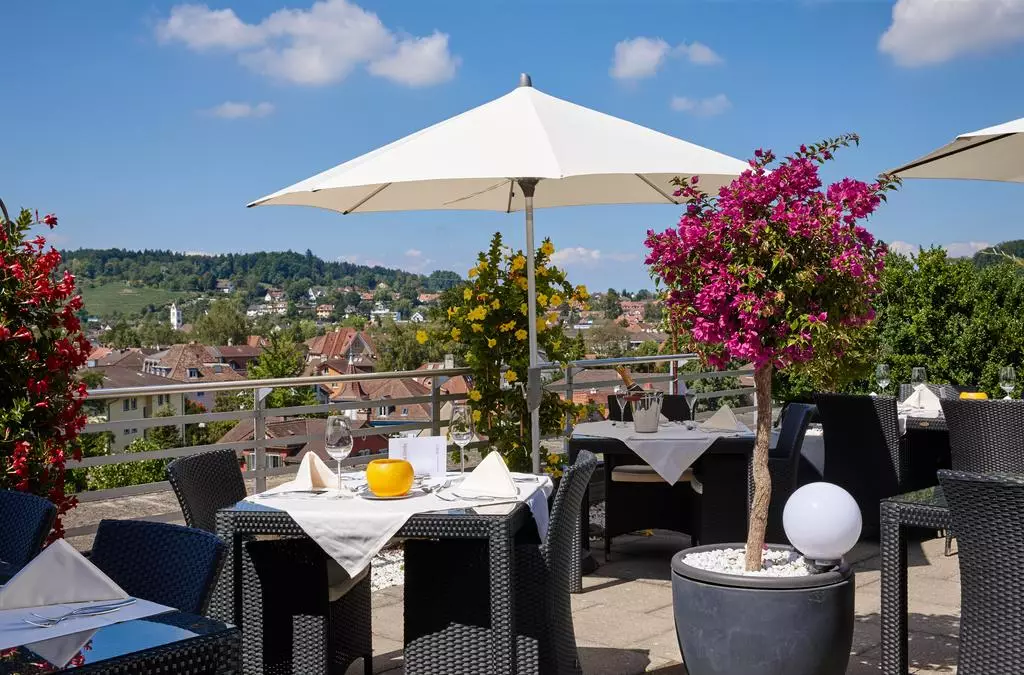 Alibaba https://cdn.alibaba.ir/ostorage/hotel-accommodation-images/6a11d24361ec039ef7630010_Winterthur-Hotel-Banana-City-1.webp