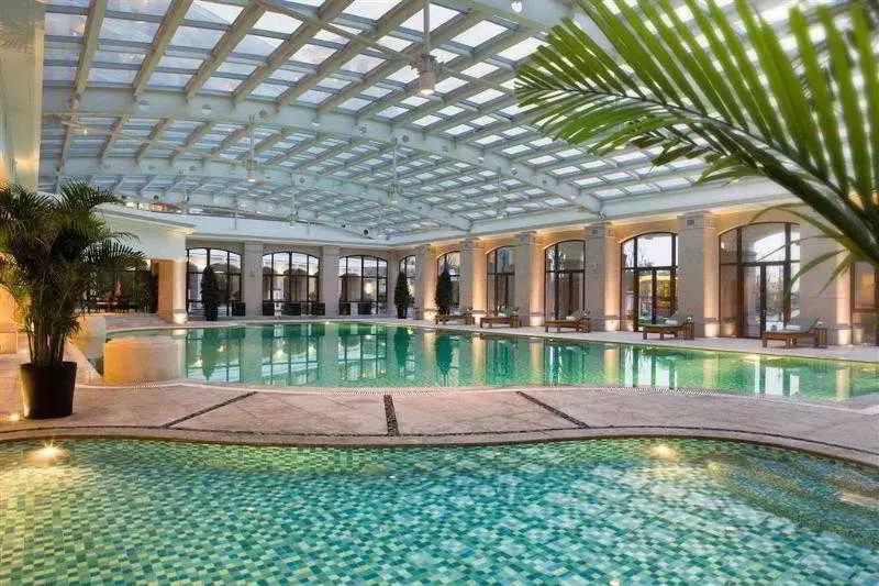 Alibaba https://cdn.alibaba.ir/ostorage/hotel-accommodation-images/6a11f7fb61ec039ef7631973_Shanghai-Sofitel-Shanghai-Sheshan-Oriental-1.webp