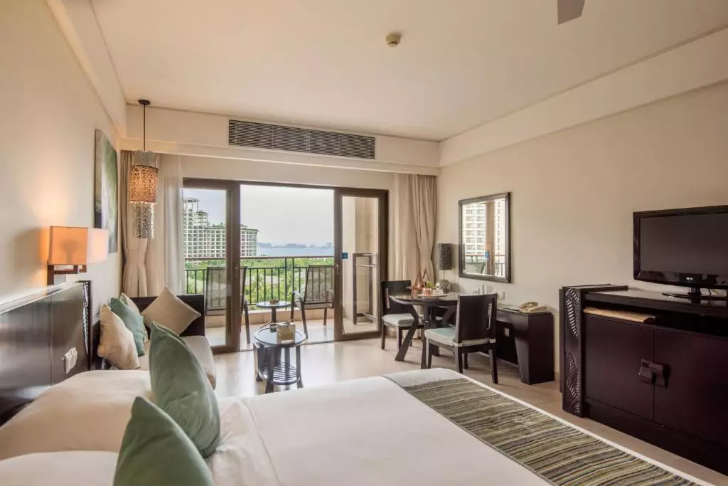 Alibaba https://cdn.alibaba.ir/ostorage/hotel-accommodation-images/6a11facd61ec039ef7631b90_Sanya-Howard-Johnson-Resort-Sanya-Bay-1.webp