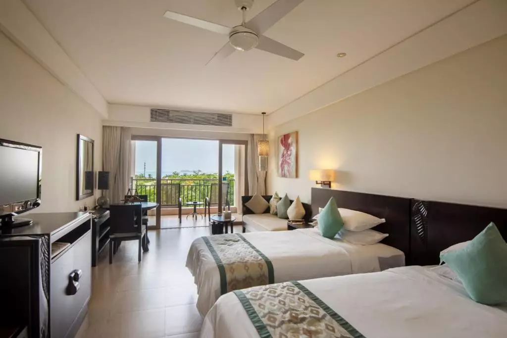 هتل Howard Johnson Resort Sanya Bay Sanya