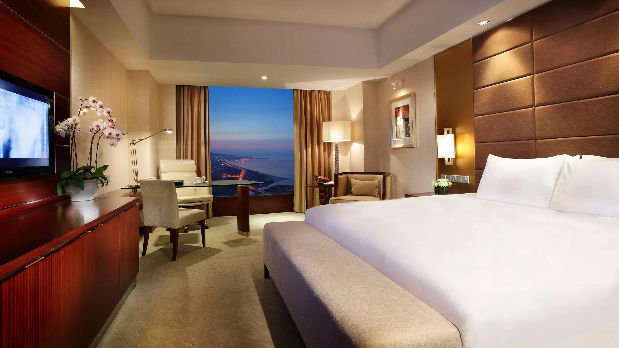 Alibaba https://cdn.alibaba.ir/ostorage/hotel-accommodation-images/6a12040c61ec039ef7632286_Yantai-Crowne-Plaza-Yantai-Sea-View-1.webp