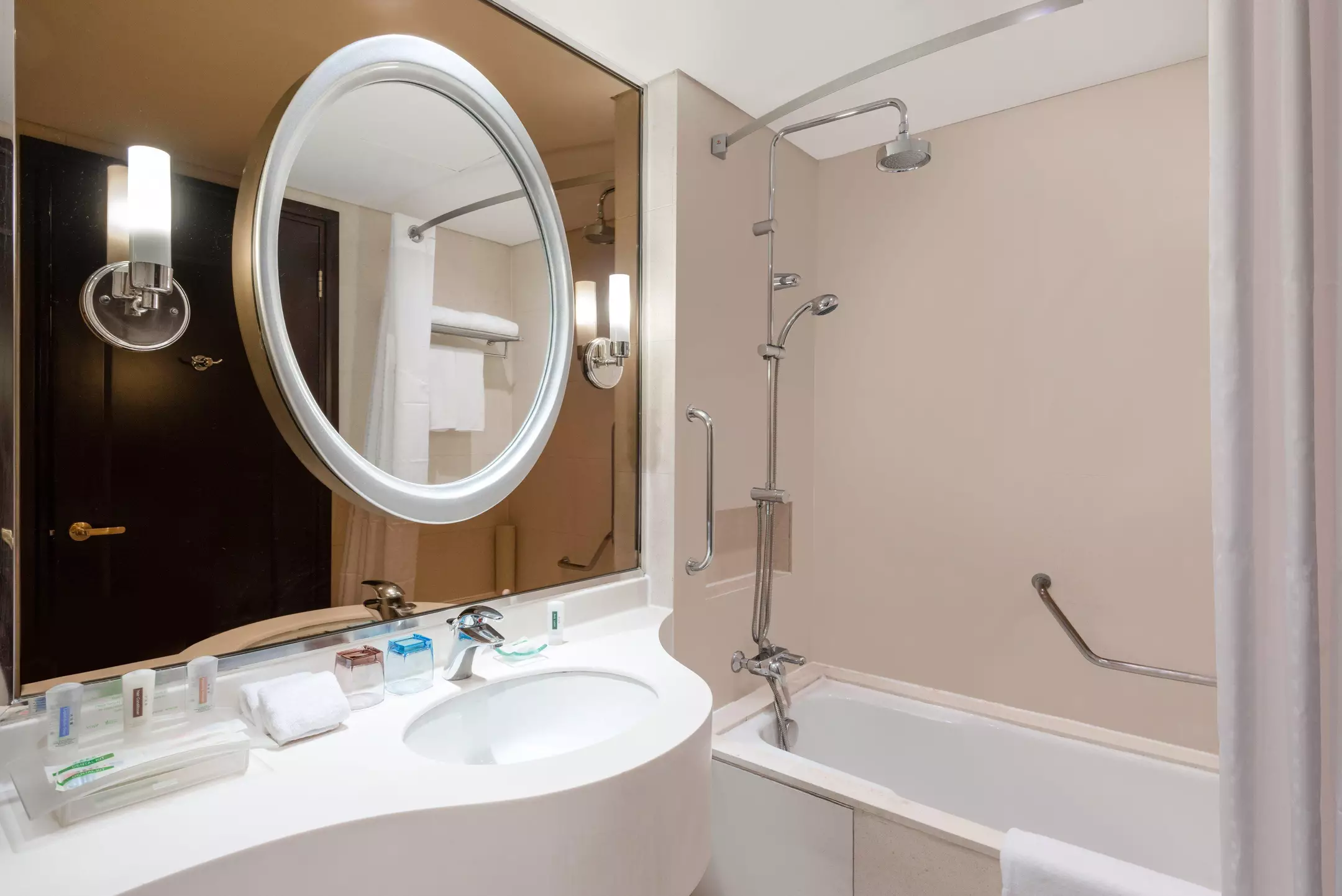 هتل Holiday Inn Pudong Nanpu Shanghai