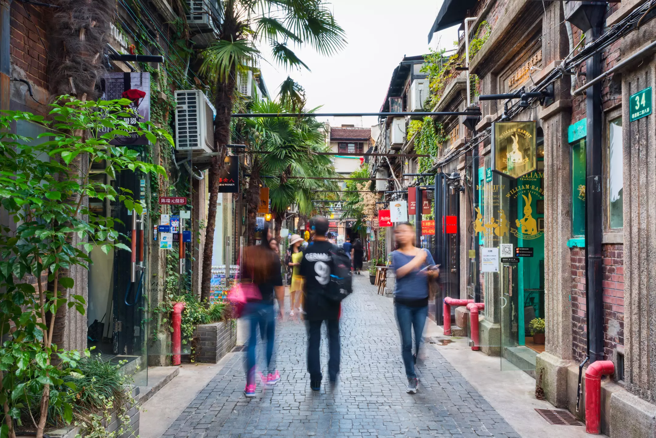 Alibaba https://cdn.alibaba.ir/ostorage/hotel-accommodation-images/6a12210961ec039ef76336e6_Shanghai-Indigo-Shanghai-On-The-Bund-1.webp