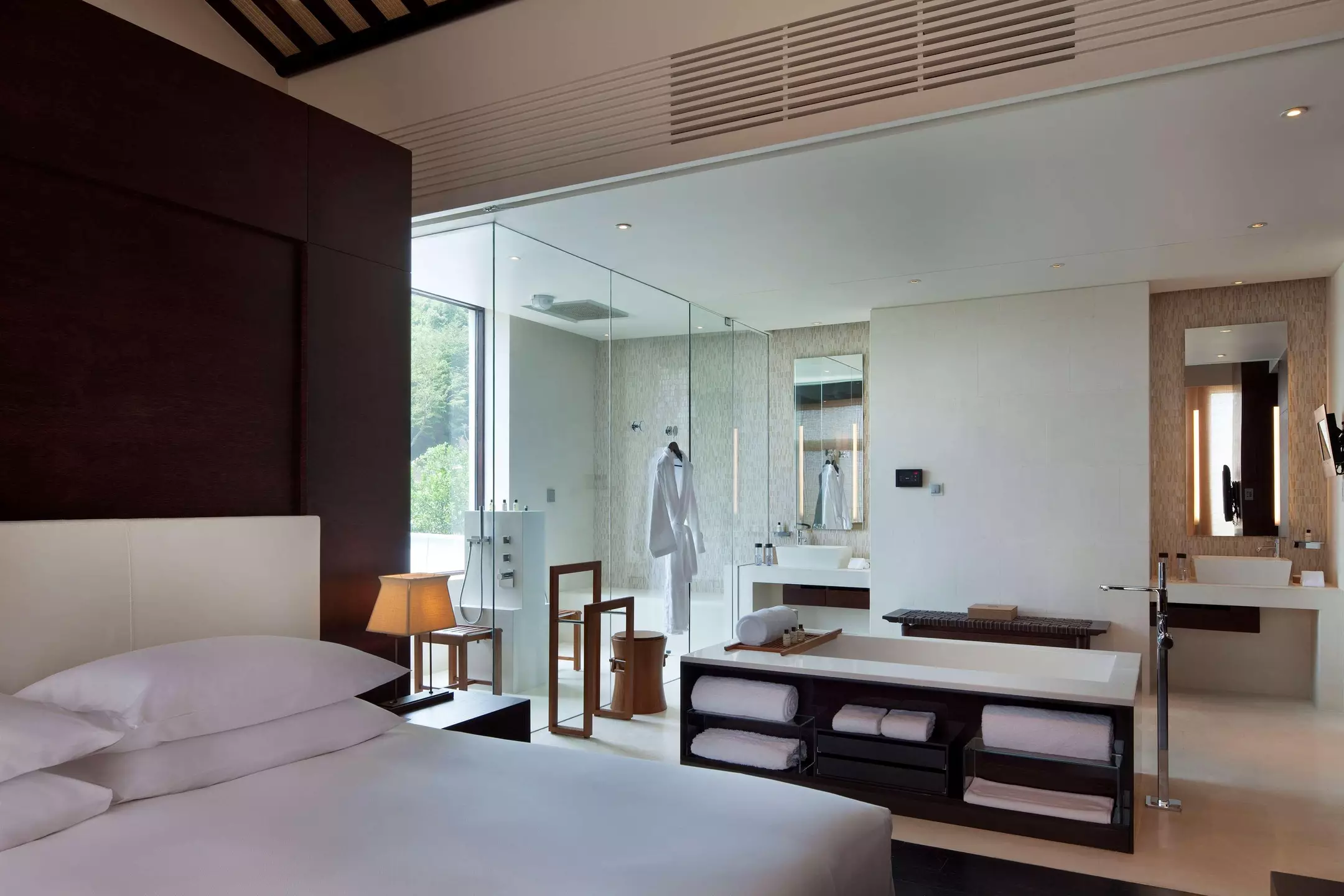 Alibaba https://cdn.alibaba.ir/ostorage/hotel-accommodation-images/6a122be861ec039ef7633f62_Ningbo-Park-Hyatt-Ningbo-Resort--Spa-1.webp