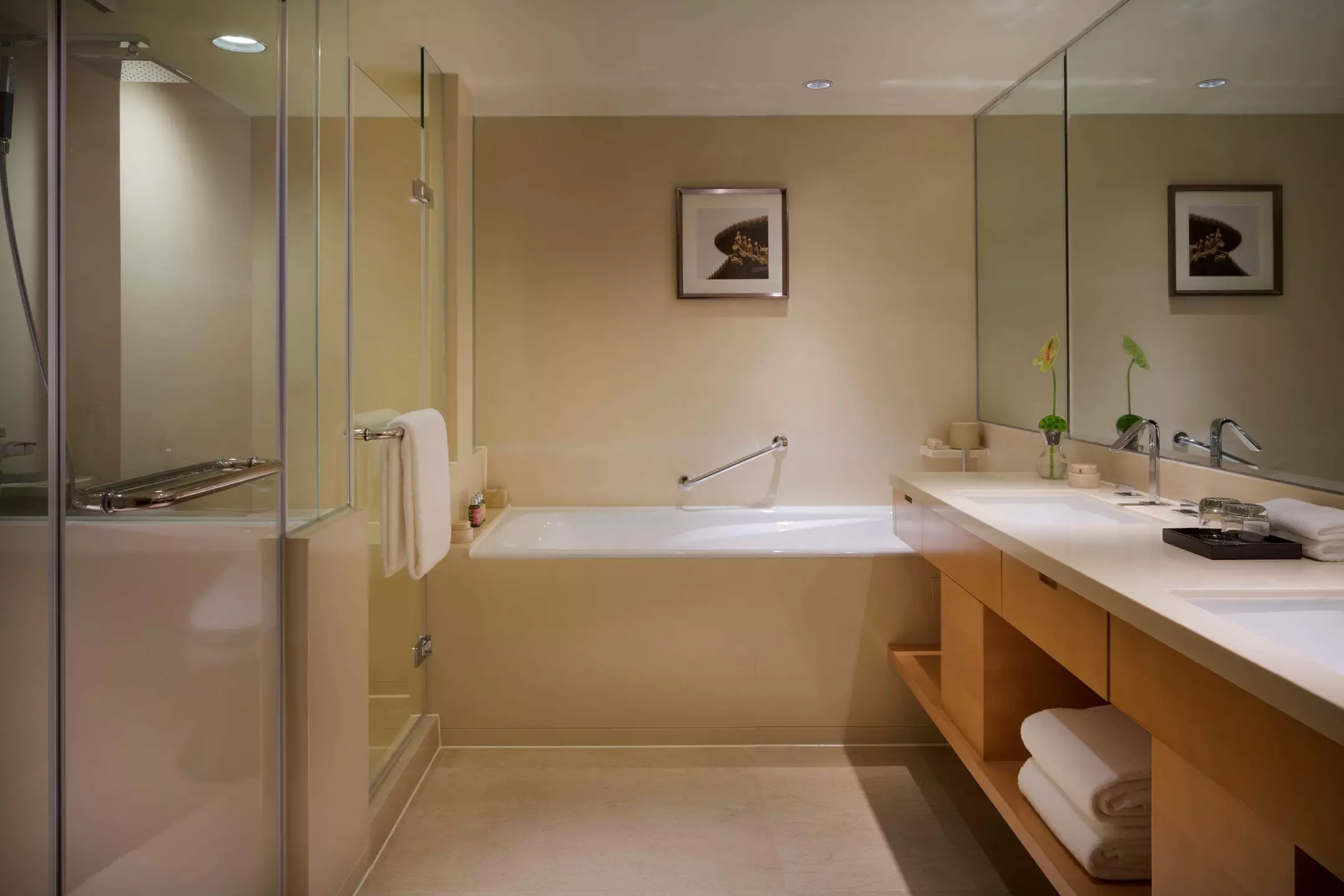 Alibaba https://cdn.alibaba.ir/ostorage/hotel-accommodation-images/6a1255d861ec039ef7635dc3_Beijing-Grand-Hyatt-Beijing-1.webp