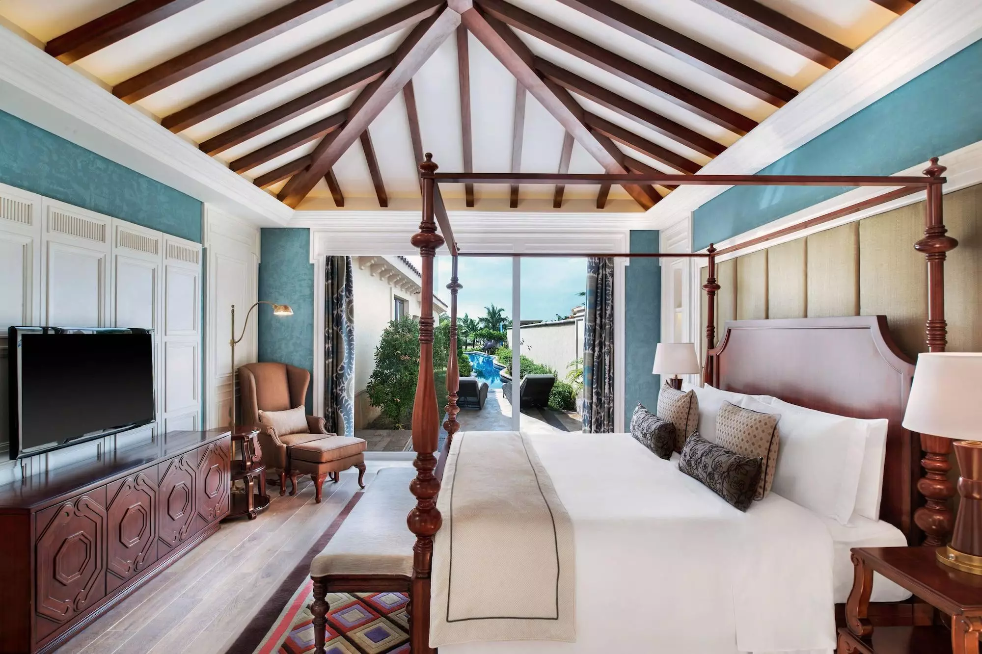 Alibaba https://cdn.alibaba.ir/ostorage/hotel-accommodation-images/6a125c0361ec039ef7636273_Sanya-The-Royal-Begonia-a-Luxury-Collection-Resort-Sanya-1.webp