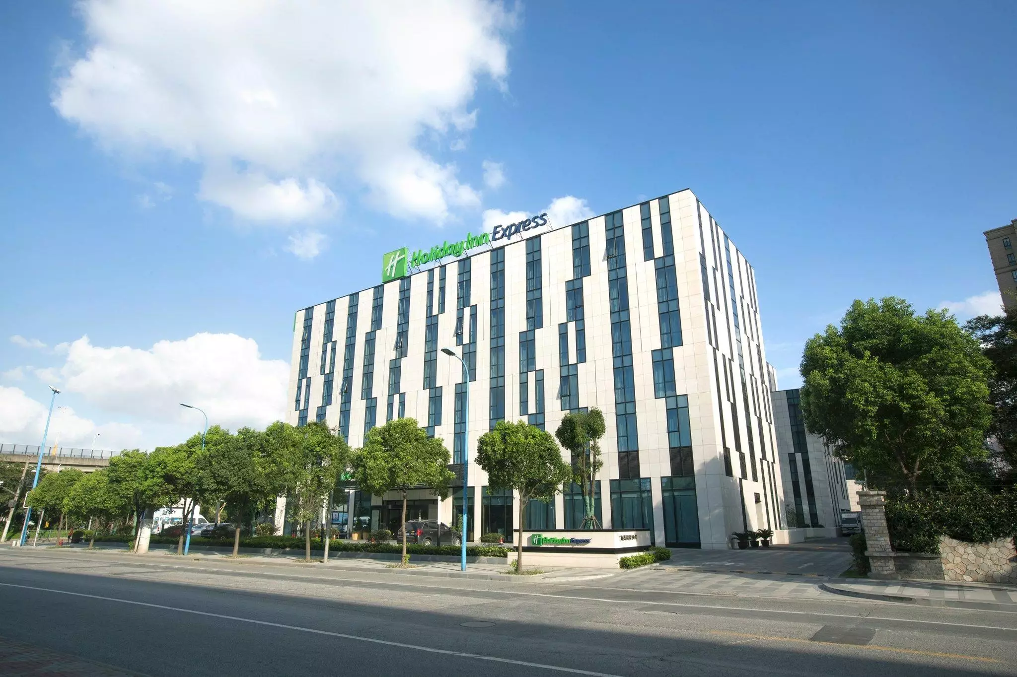 هتل Holiday Inn Express Shanghai Gongkang Shanghai