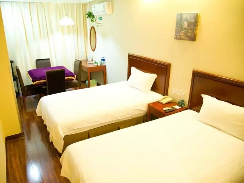 Alibaba https://cdn.alibaba.ir/ostorage/hotel-accommodation-images/6a12acef61ec039ef7639e8d_Shanghai-GreenTree-Inn-Shanghai-Pudong-New-Area-Chuansha-Road-Kayuan-Business-Hotel-1.webp