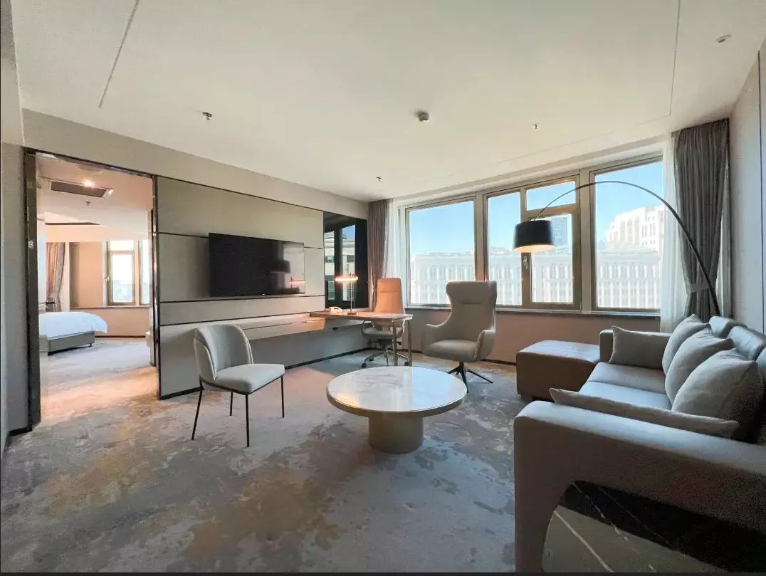 Alibaba https://cdn.alibaba.ir/ostorage/hotel-accommodation-images/6a1303e661ec039ef763dde5_Beijing-Howard-Johnson-Paragon-Hotel-Beijing-1.webp